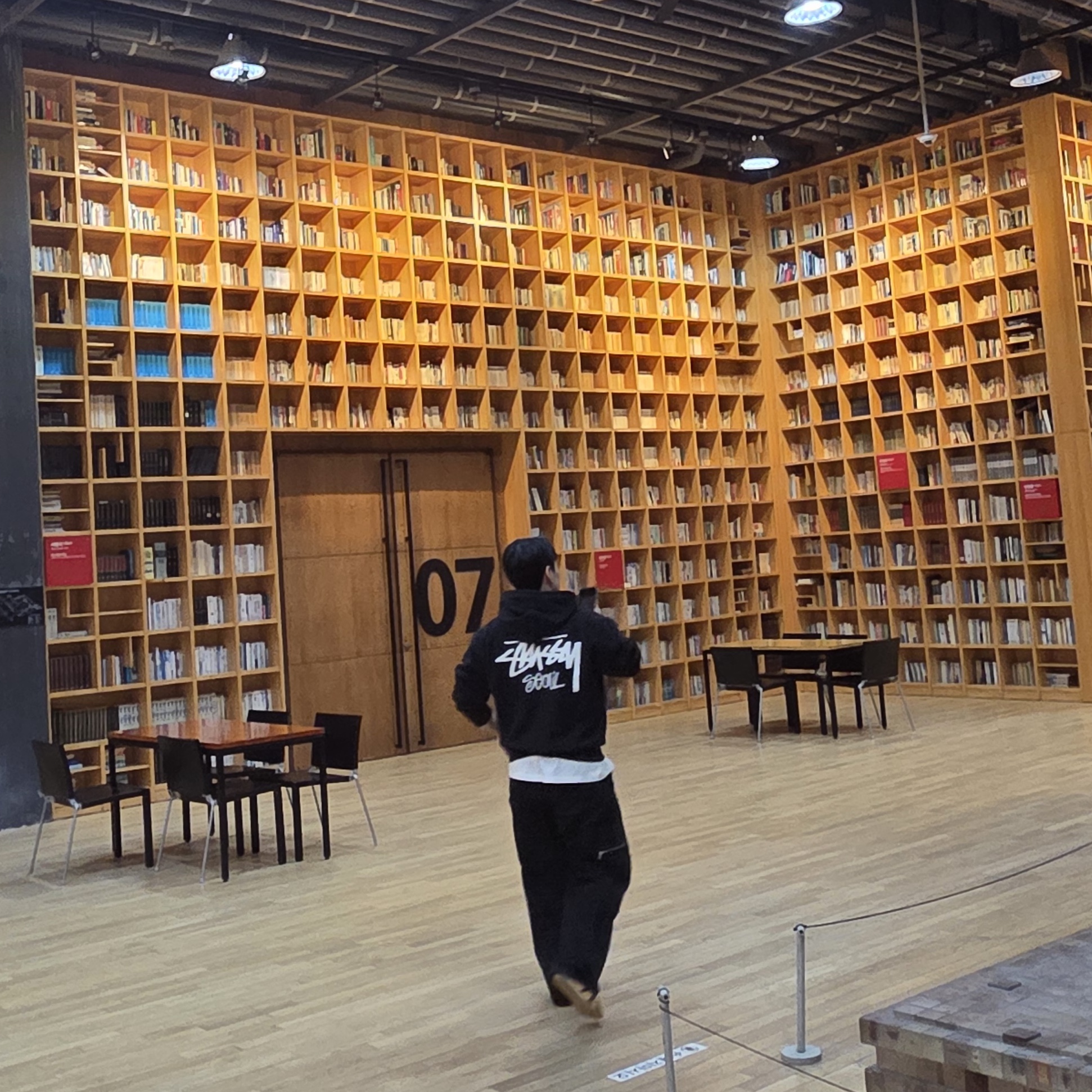 Stussy Stock Seoul Hood Black, Onitsuka Tiger Mexico 66 Yellow Black 착용 스타일 - 2