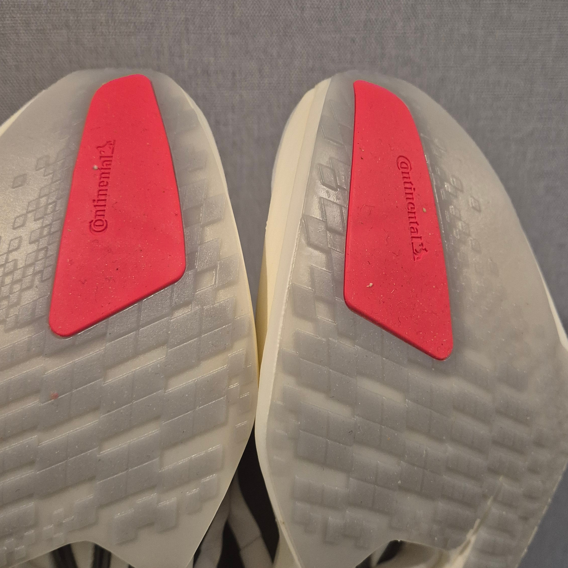 Adidas Adizero Adios Pro 4 Cloud White Core Black 착용 스타일 - 7
