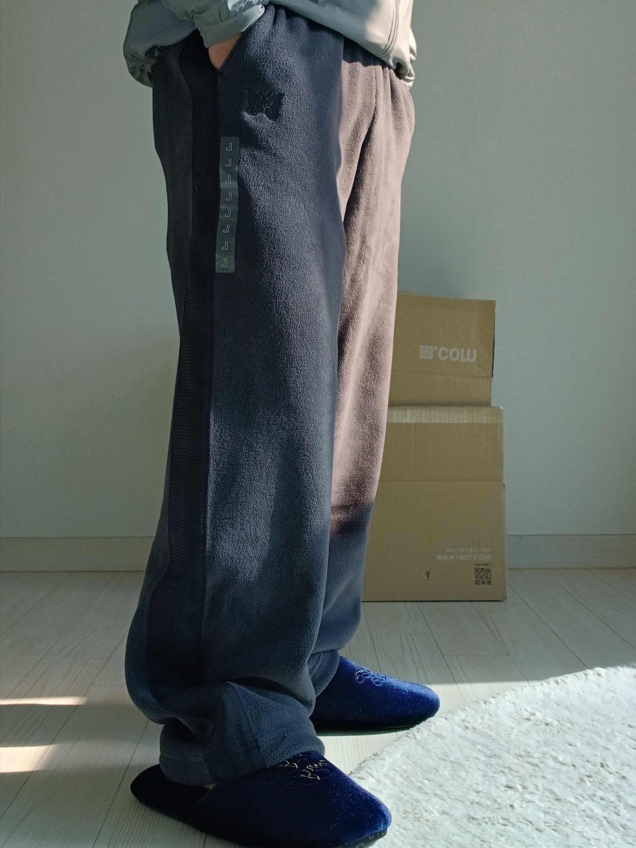 Uniqlo x Needles Fleece Wide Pants Dark Gray - KR 착용 스타일 - 1