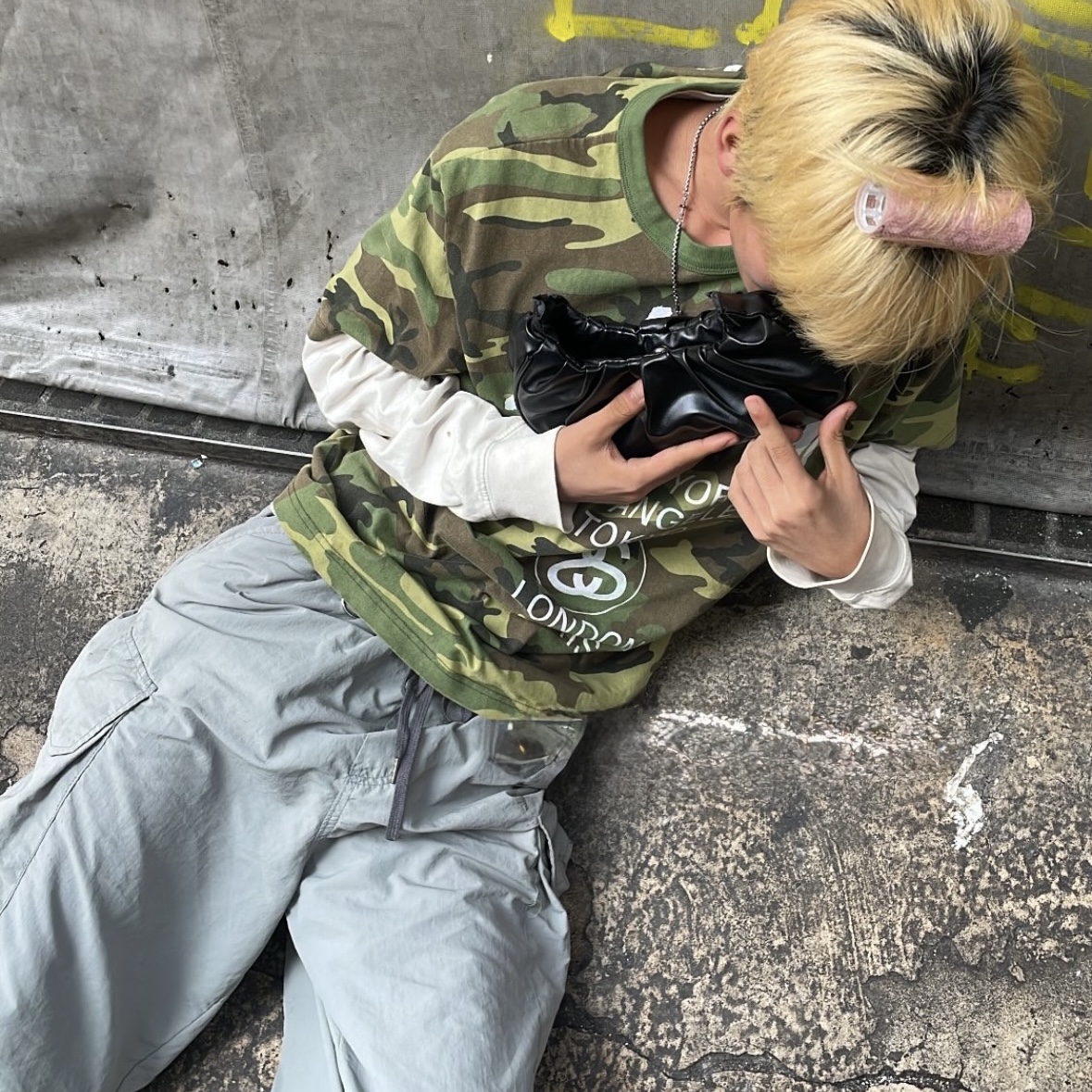 Stussy World Tour T-Shirts Camo 2025 착용 스타일