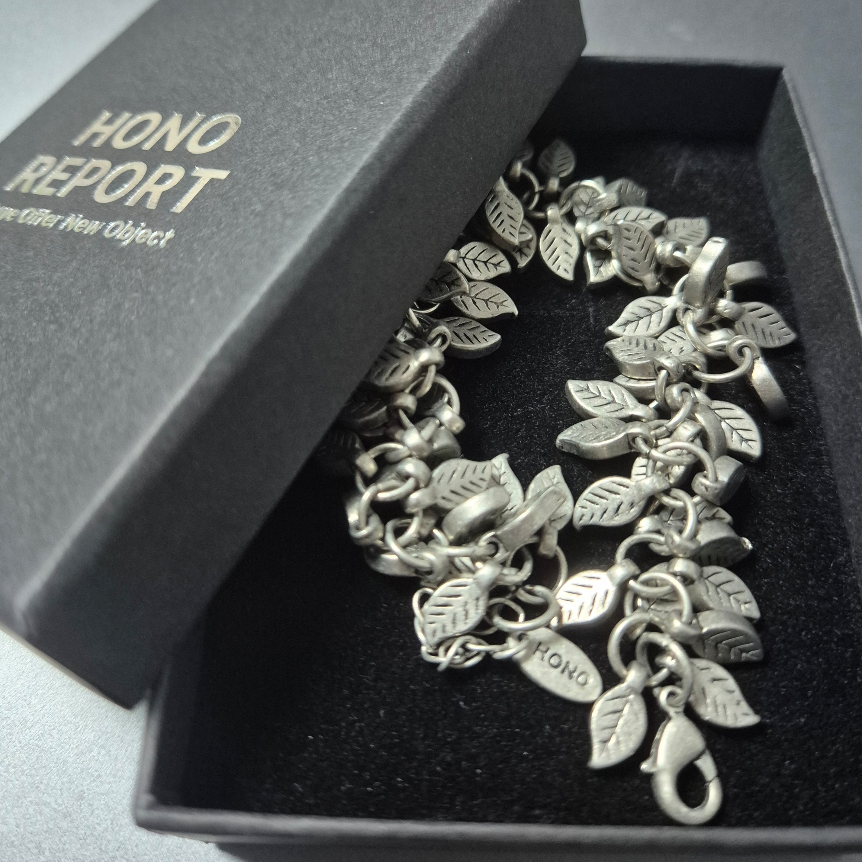 Hono Report Leaf Bracelet 착용 스타일