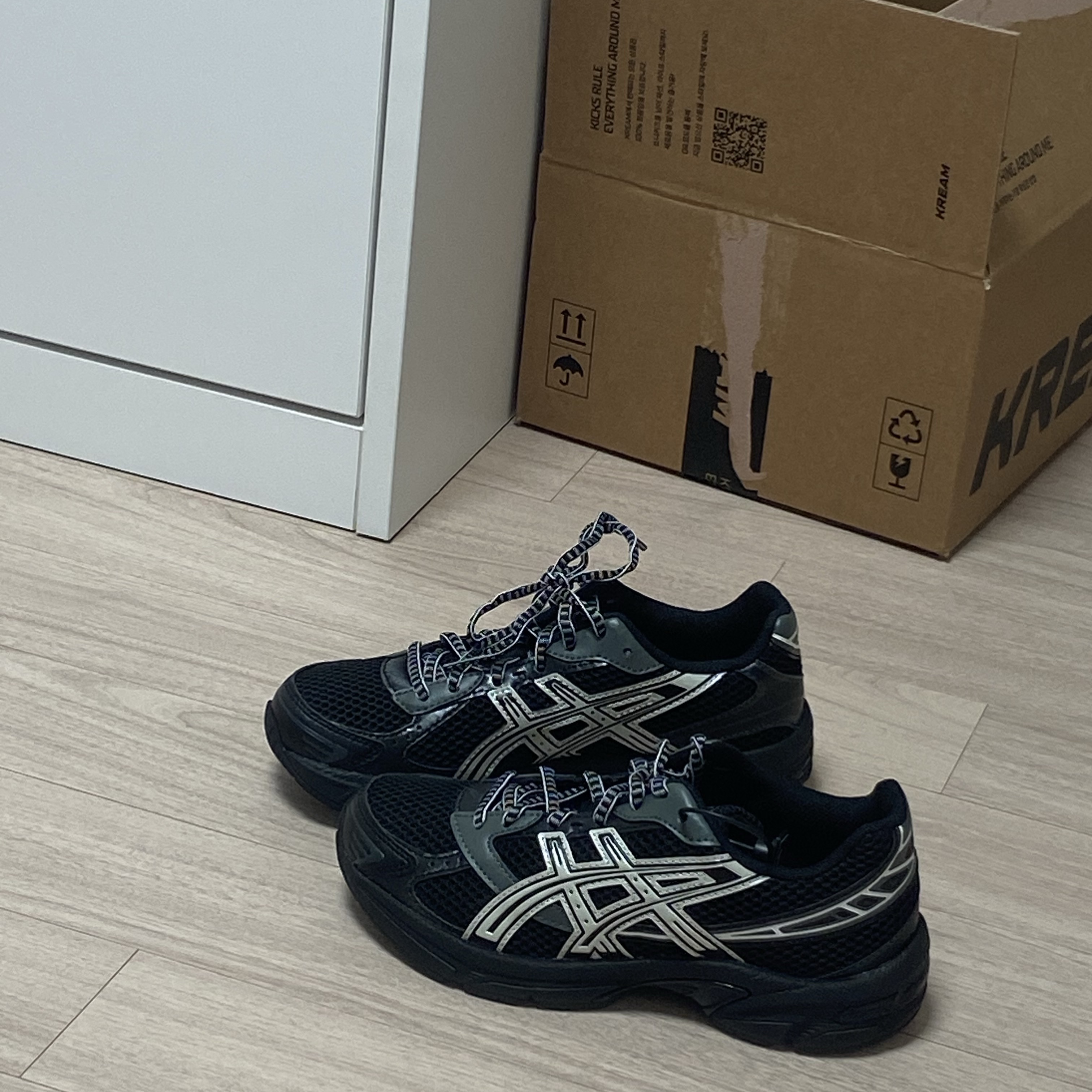 Asics Gel-1130 Black Glacier Grey - Folder Exclusive 착용 스타일
