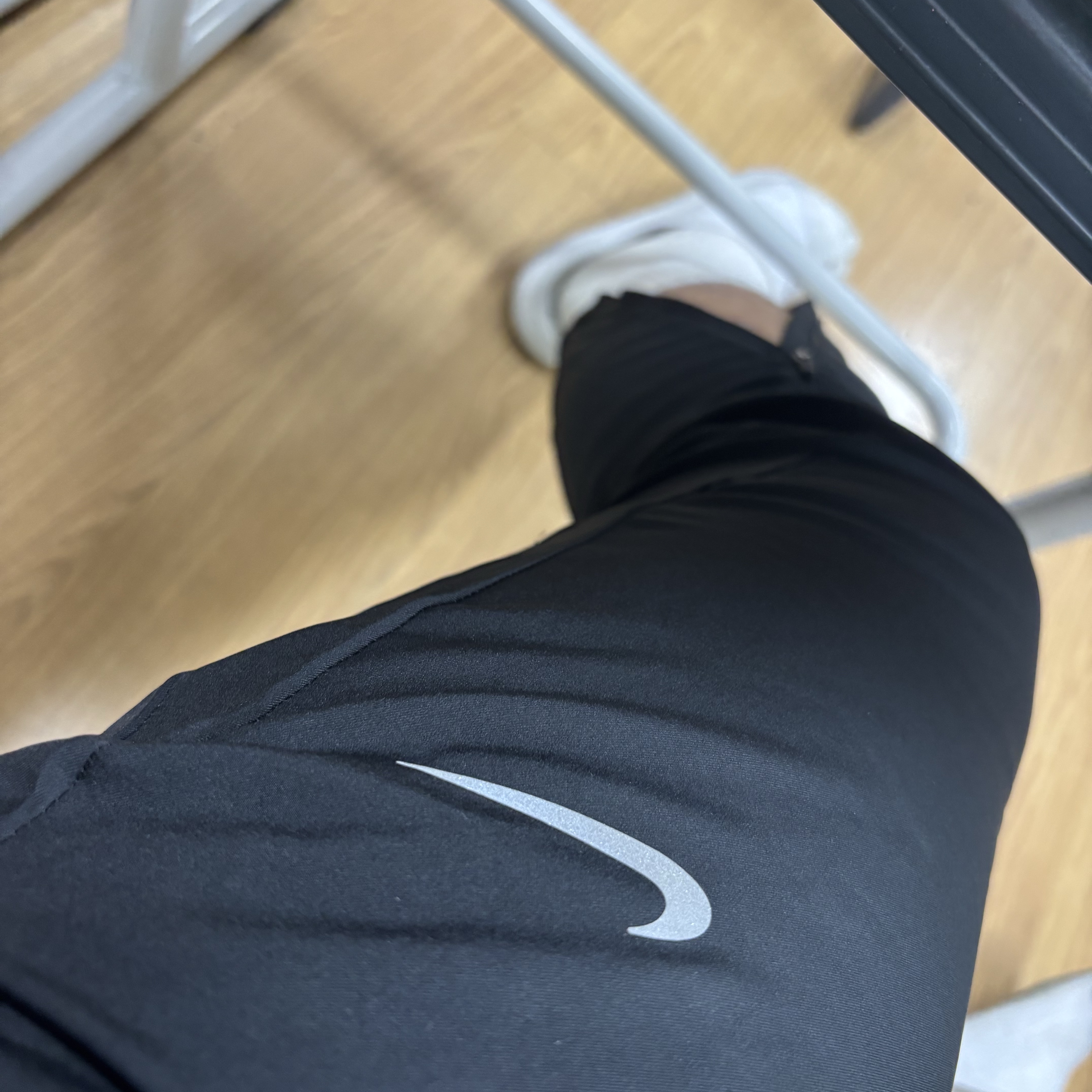 Nike Dri-Fit Challenger Woven Pants Black - Asia, Nike Everyday Cushioned Training Crew Socks White (3 Pack/Korean Ver.) 착용 스타일