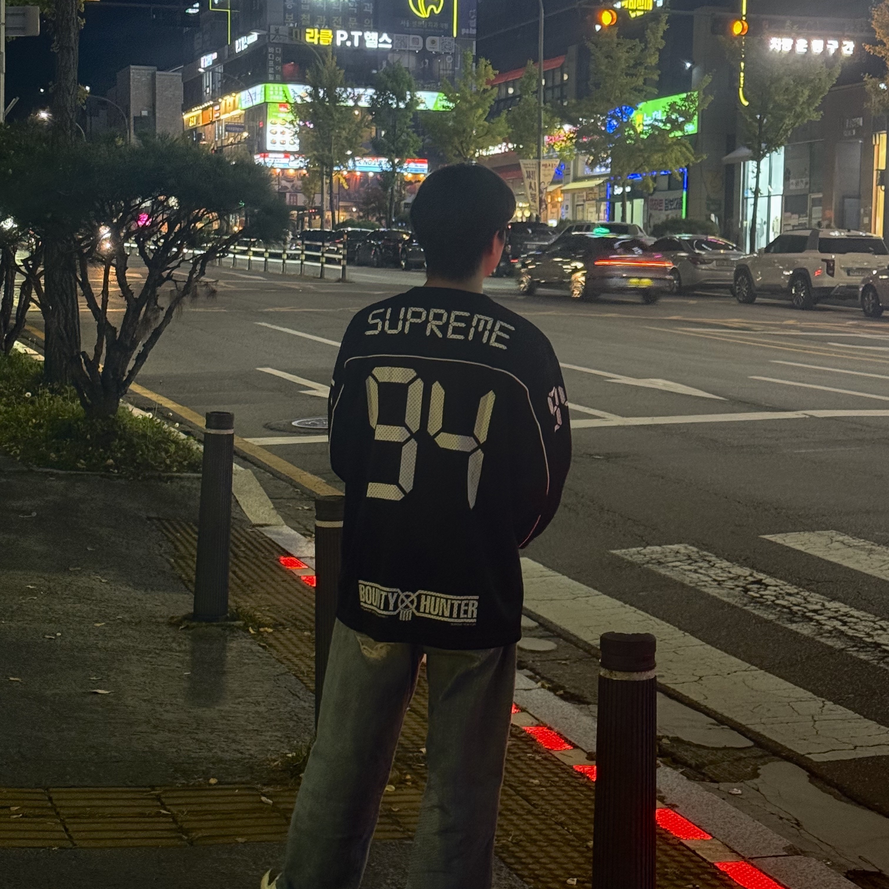 Supreme x Bounty Hunter Mesh Moto Jersey Black - 23FW 착용 스타일