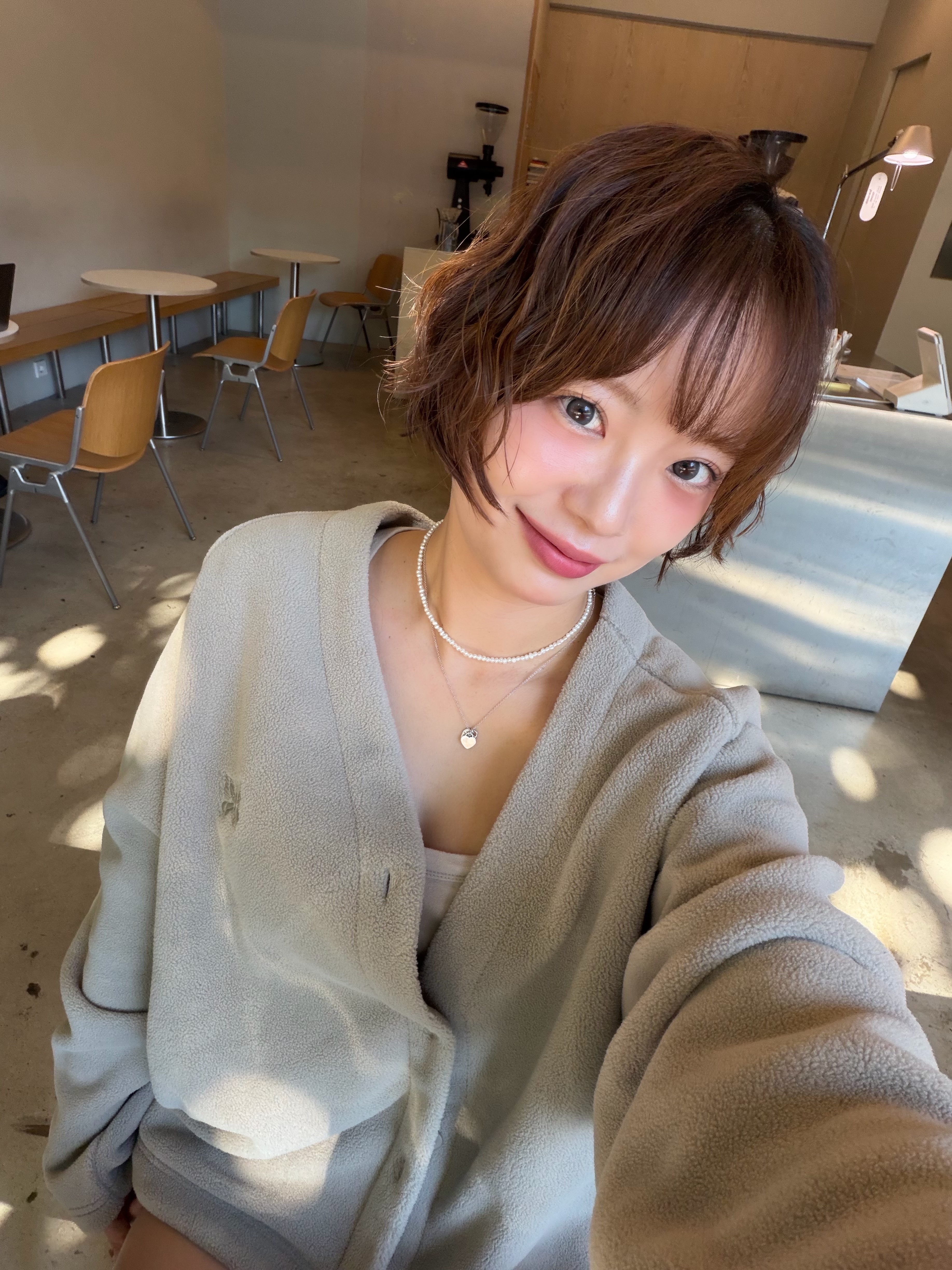 Uniqlo x Needles Fleece Oversized Cardigan Beige - KR, (W) Adidas 3-Stripes Woven Shorts Black - KR Sizing 착용 스타일 - 5