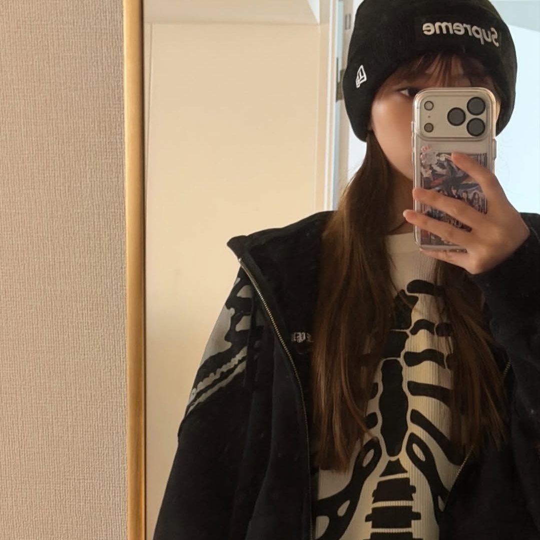 Supreme Hanes Bones Thermal Crew Natural (1 Pack), Supreme Hanes Bones Thermal Crew Floral (1 Pack) - 25FW 착용 스타일 - 1