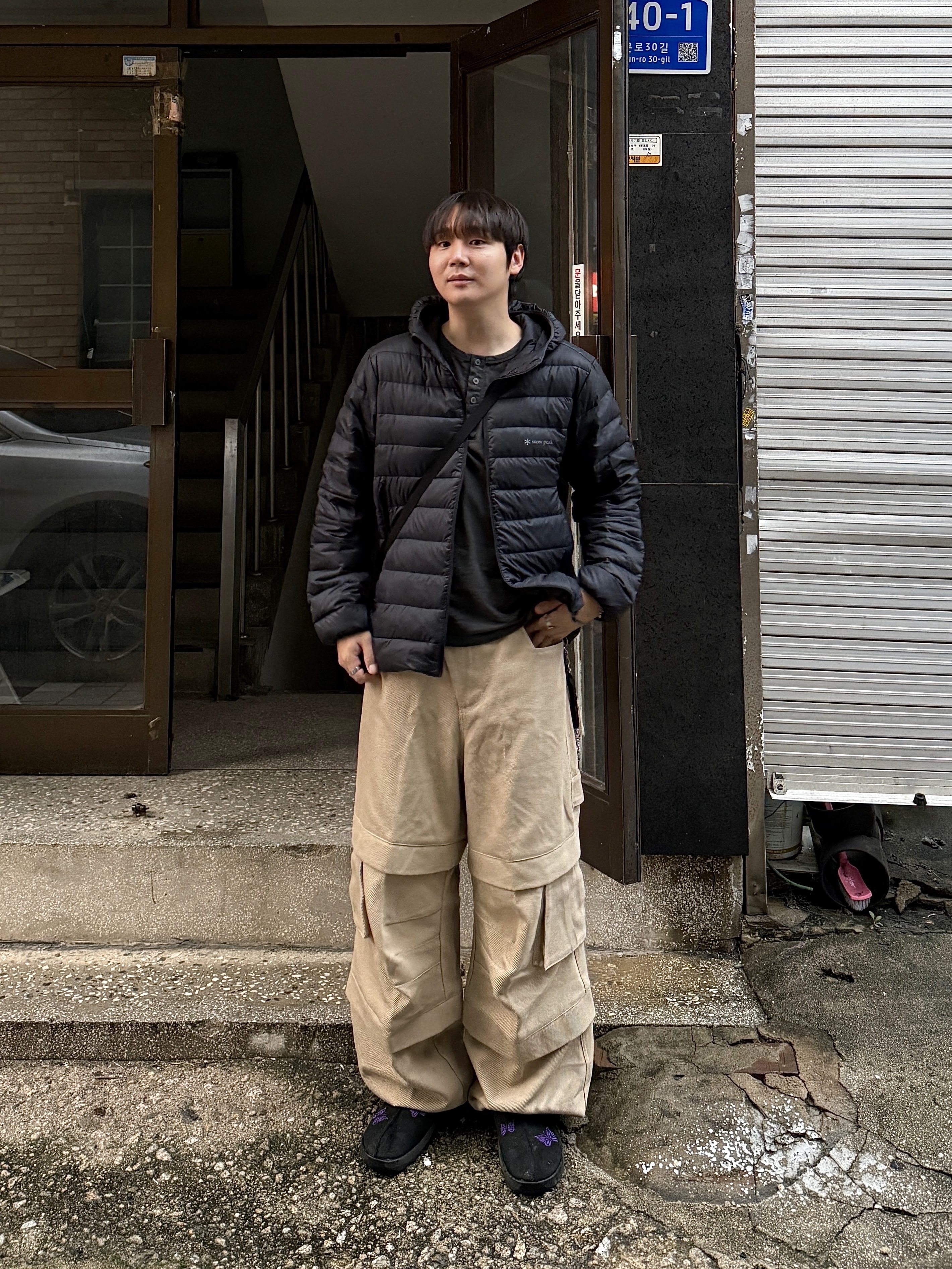 Kamien Titan Baggy Pants Beige, Reebok x Needles Beatnik Moc Core Black Extreme Purple 착용 스타일 - 4