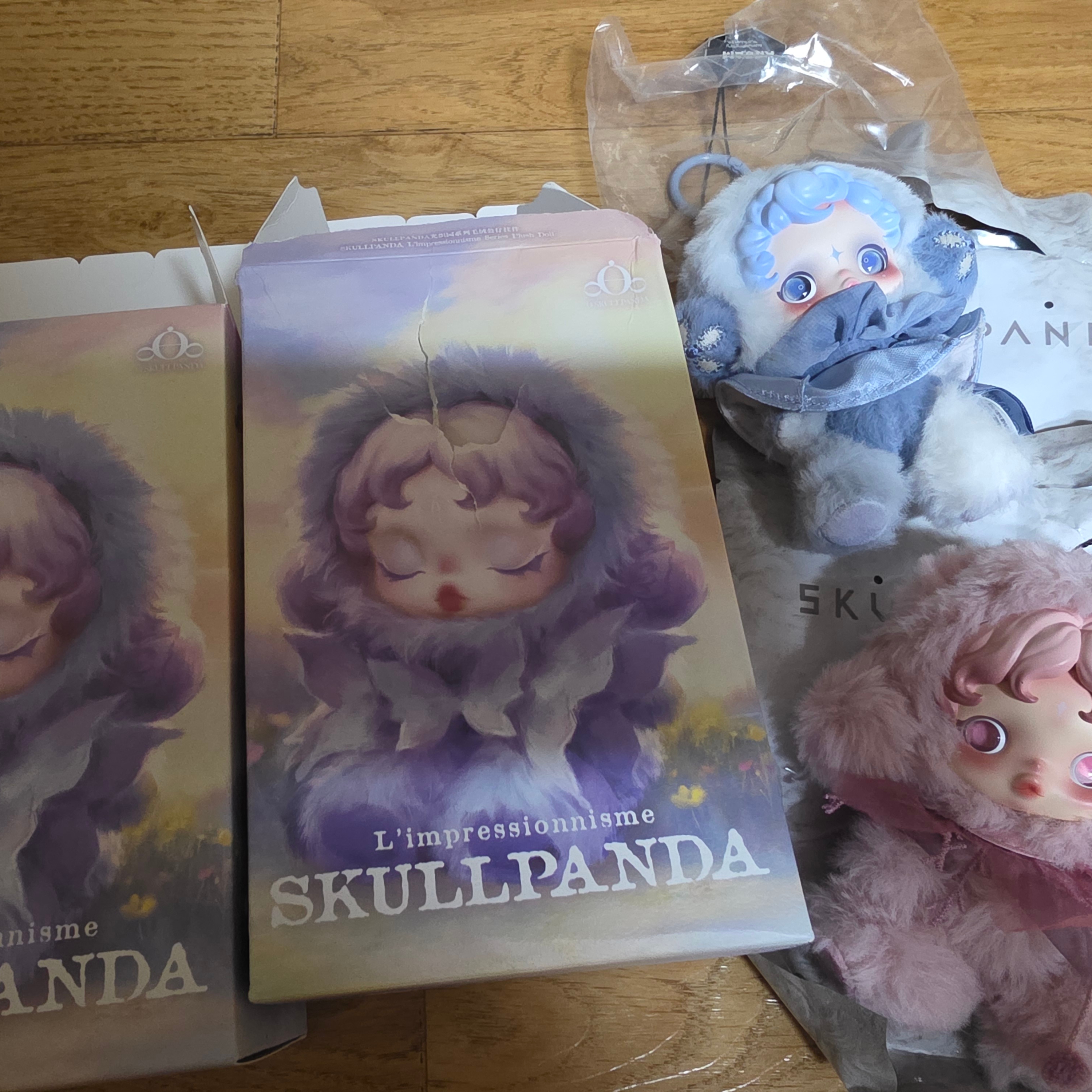 Pop Mart Skullpanda L’Impressionnisme Series Plush Doll Dew (Opened Case) 착용 스타일