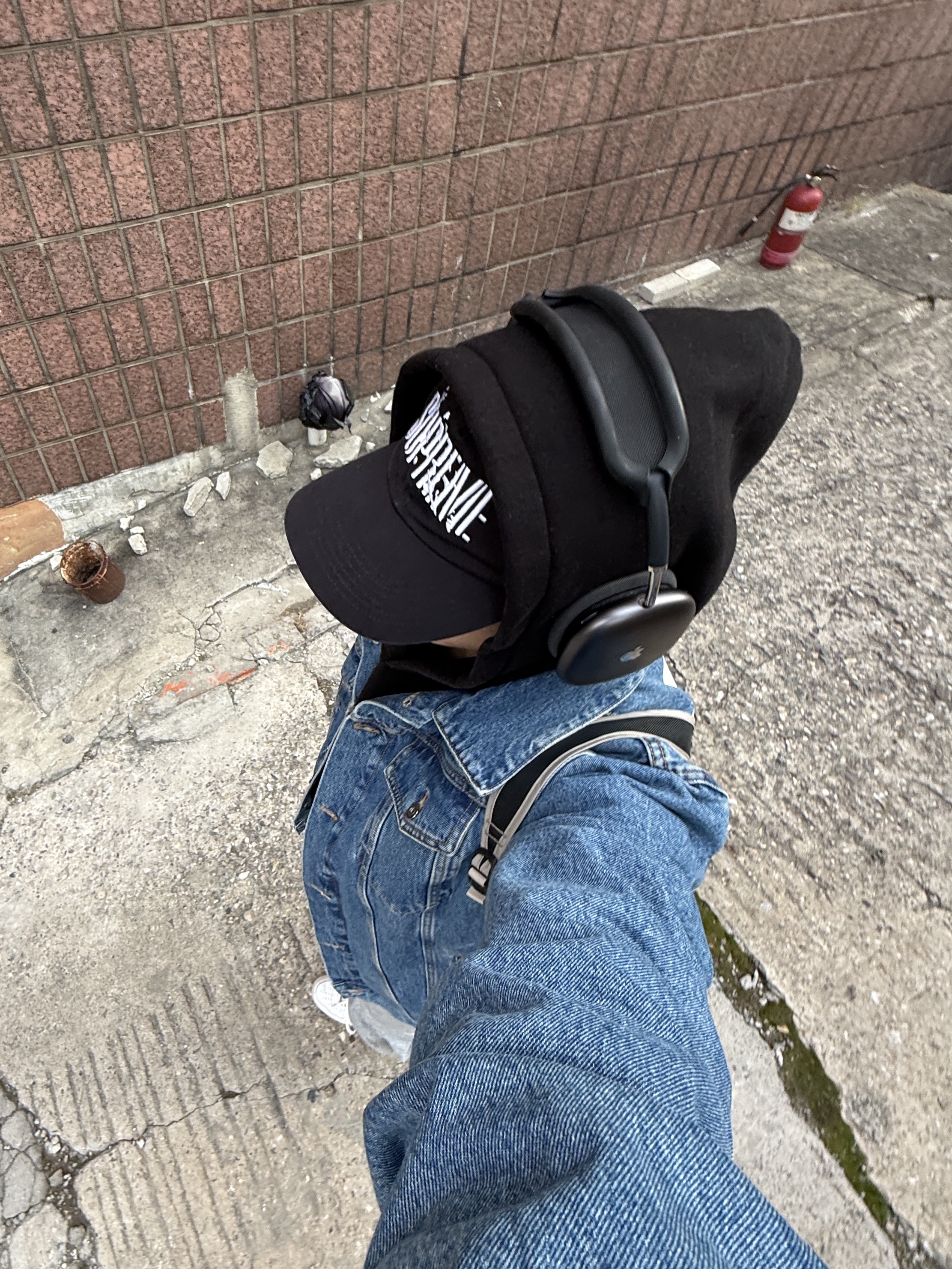 Nike x Supreme Air Force 1 Low White, IAB Studio Hoodie Black 착용 스타일 - 7