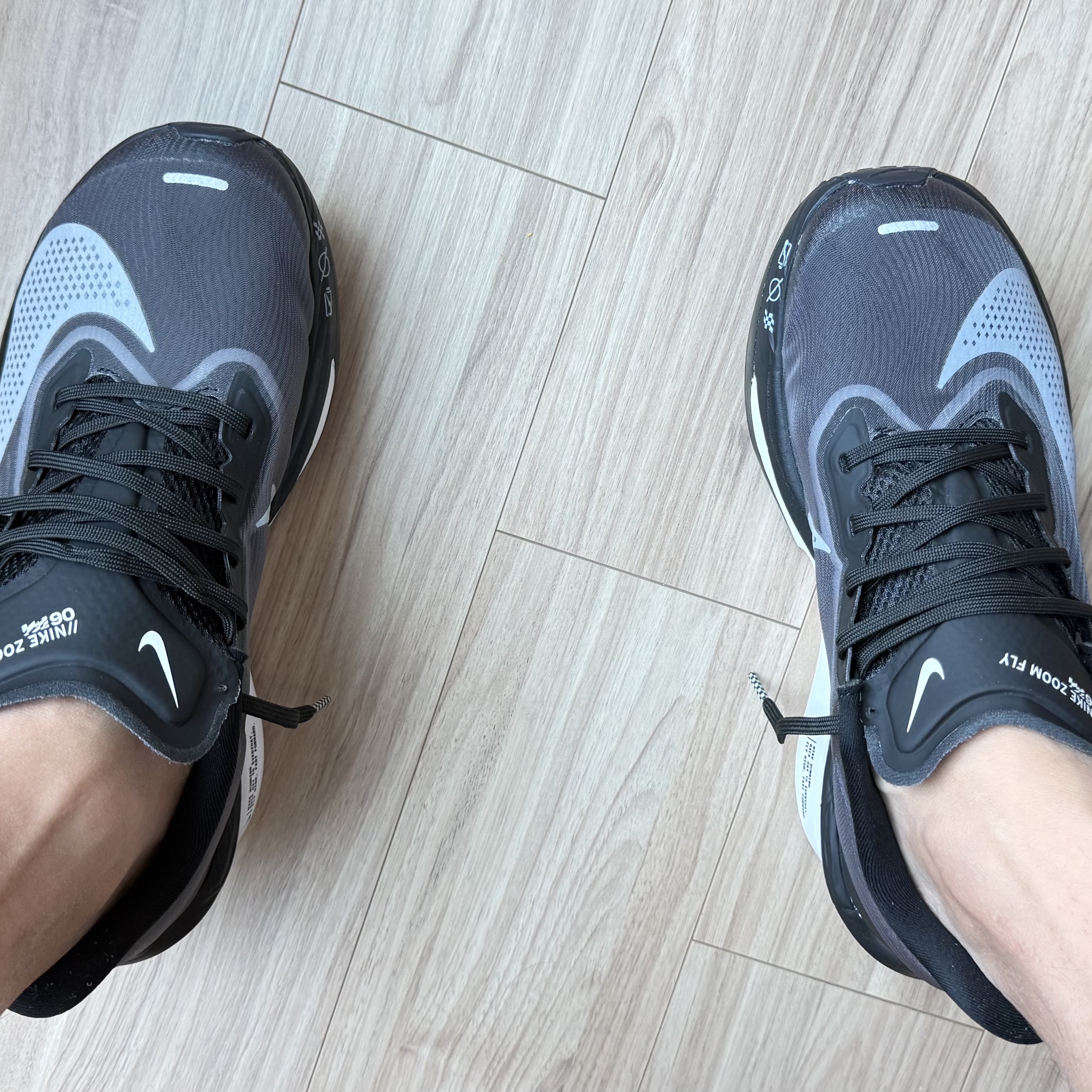 Nike Zoom Fly 6 Black Light Smoke Grey 착용 스타일 - 2