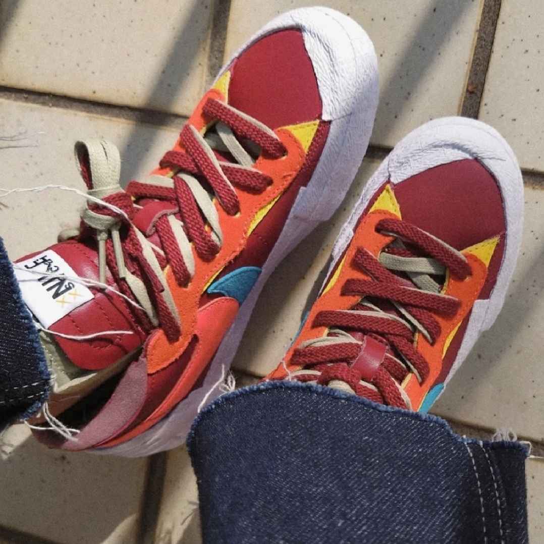 Nike x Sacai x Kaws Blazer Low Team Red 착용 스타일