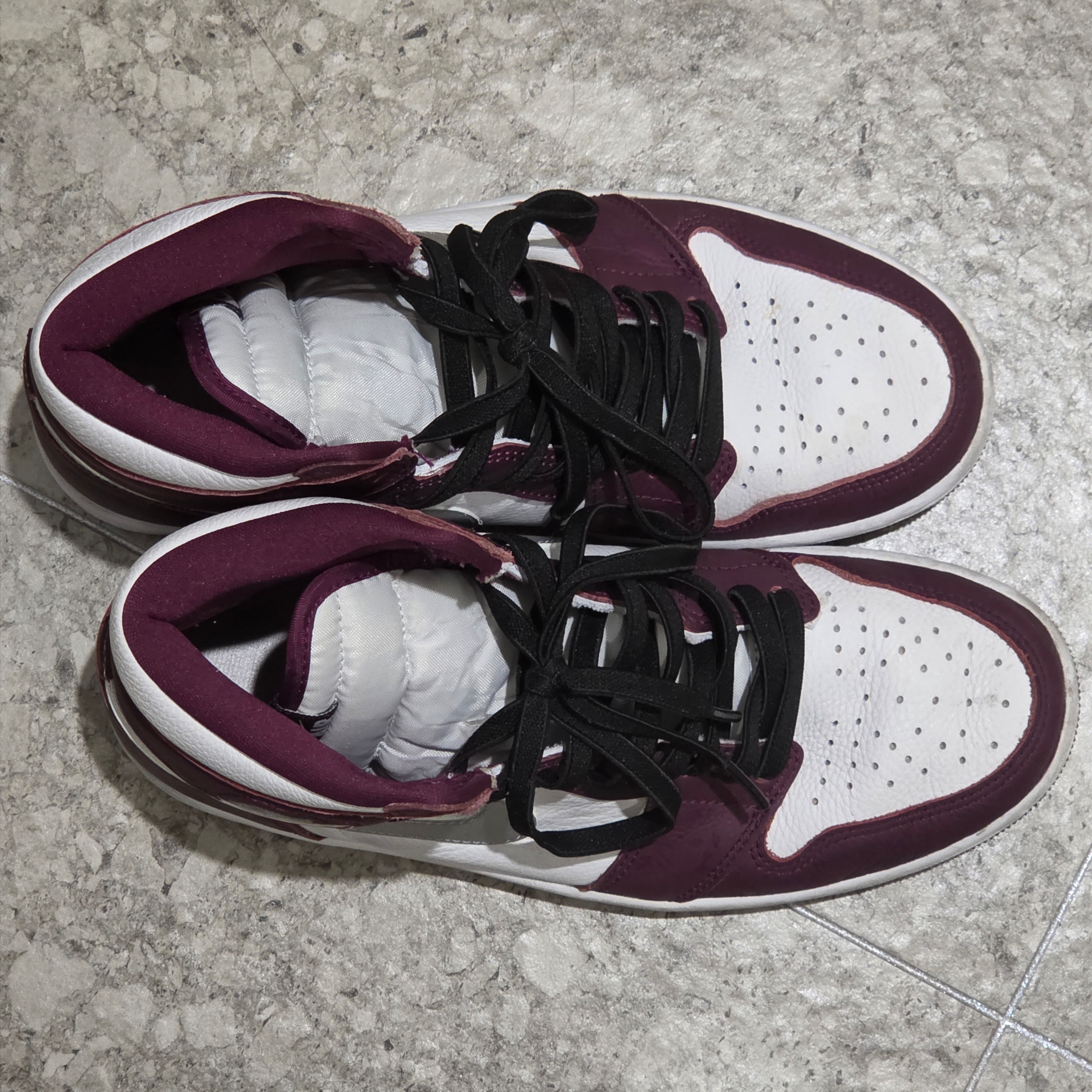 Jordan 1 Retro High OG Bordeaux 착용 스타일