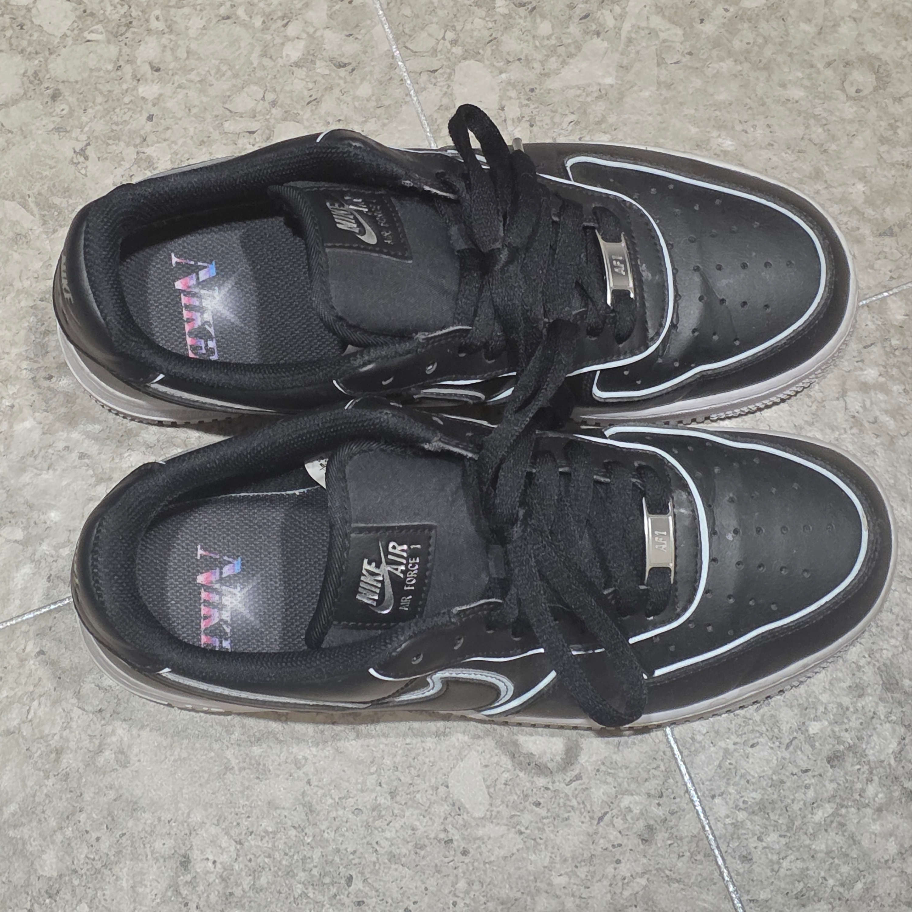 Nike Air Force 1 '07 LV8 Black White 착용 스타일