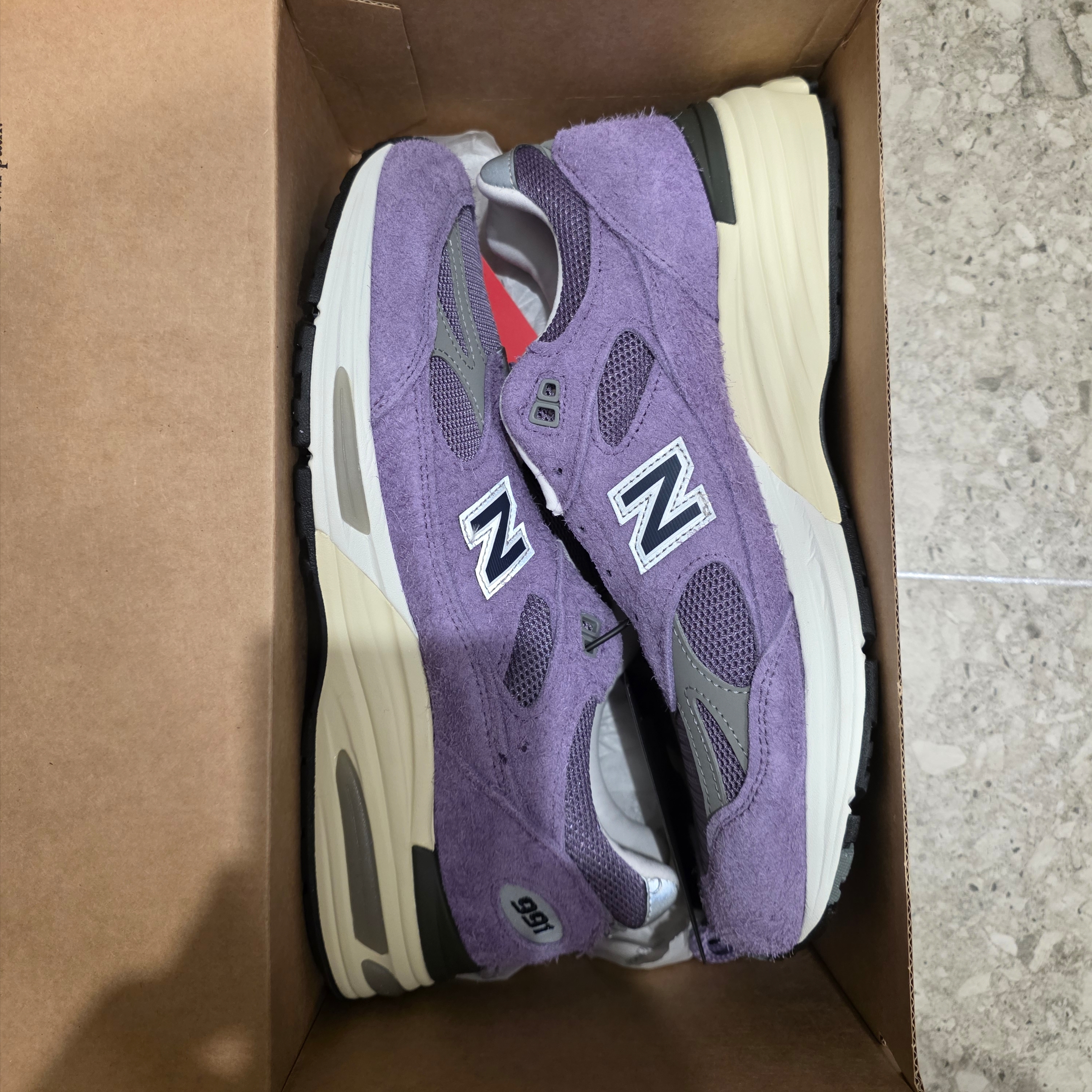 New Balance 991v2 Made in UK Dusk Purple Sage 착용 스타일