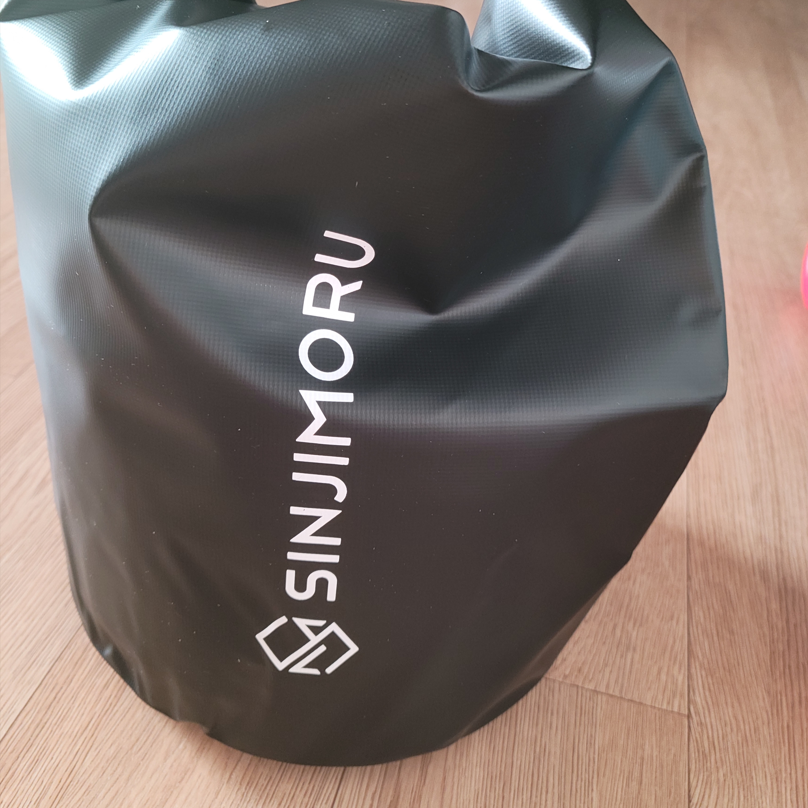 SINJIMORU 15L Waterproof Double Strap Sports Multi Dry Bag Black 착용 스타일