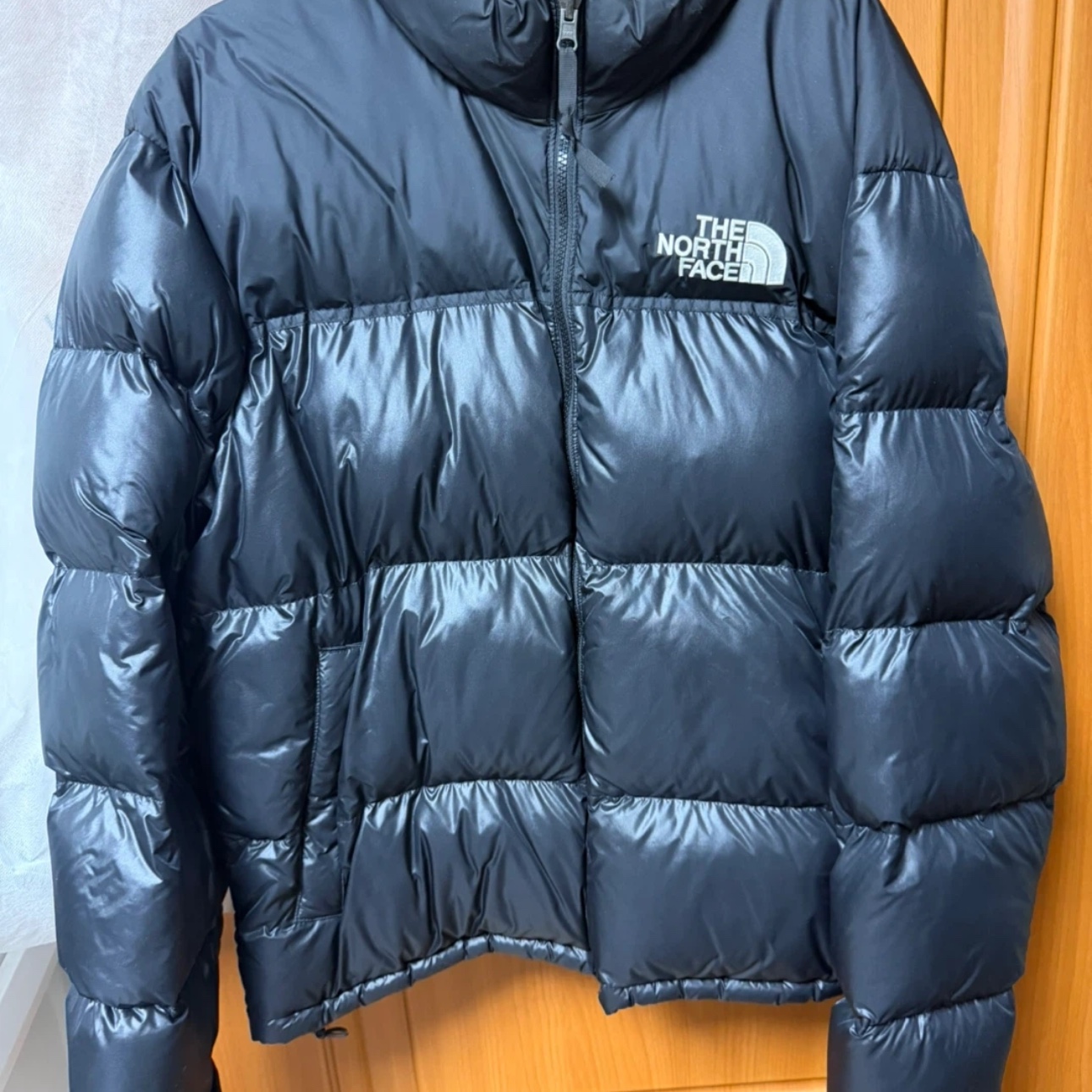 (W) The North Face Nuptse Hybrid Down Ball Jacket Black 착용 스타일