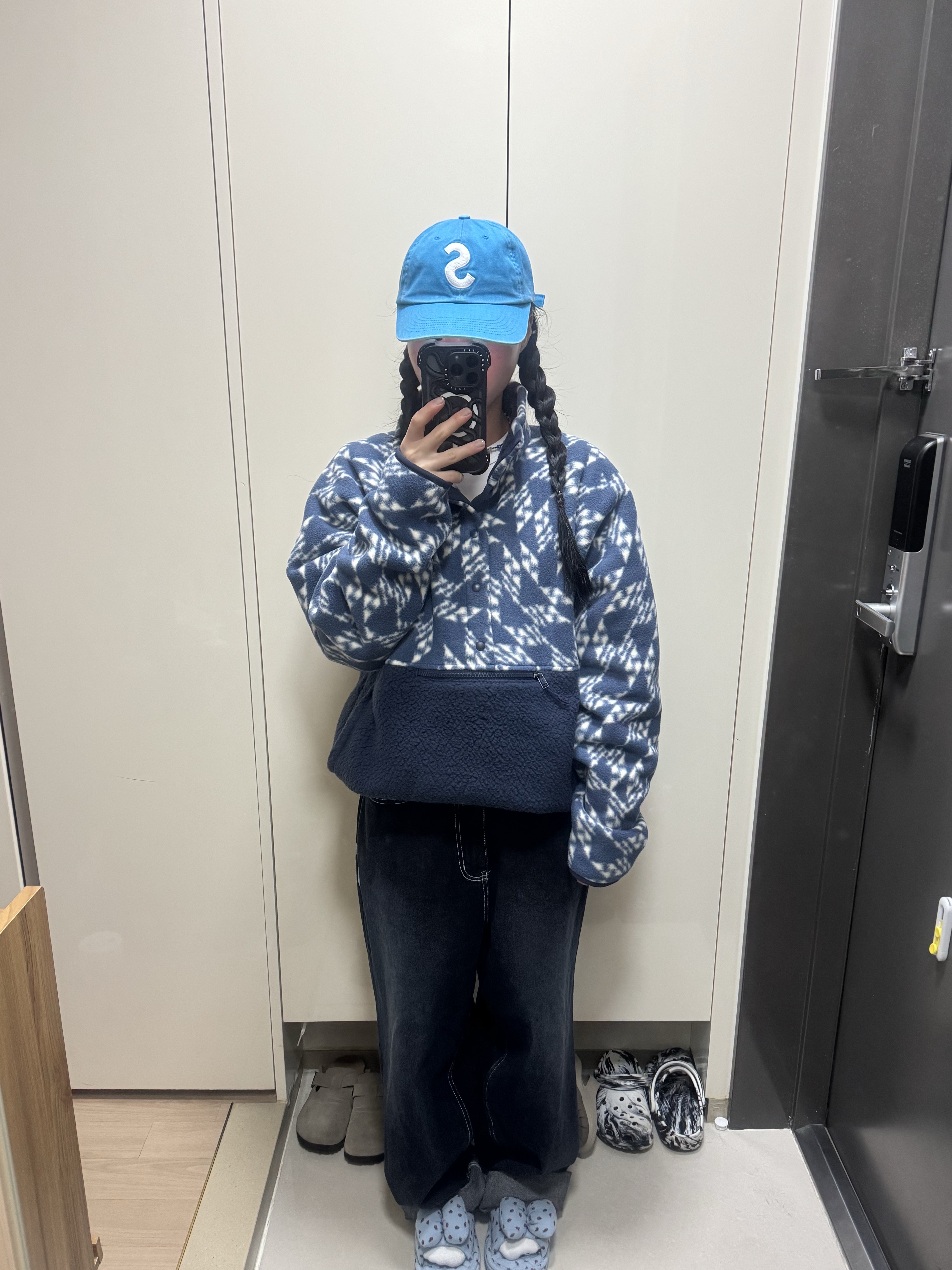 Patagonia Retro Pile Half Snap Fleece Pullover New Navy, Supreme Pigment Coated S Logo 6-Panel Bright Blue - 25SS 착용 스타일 - 2