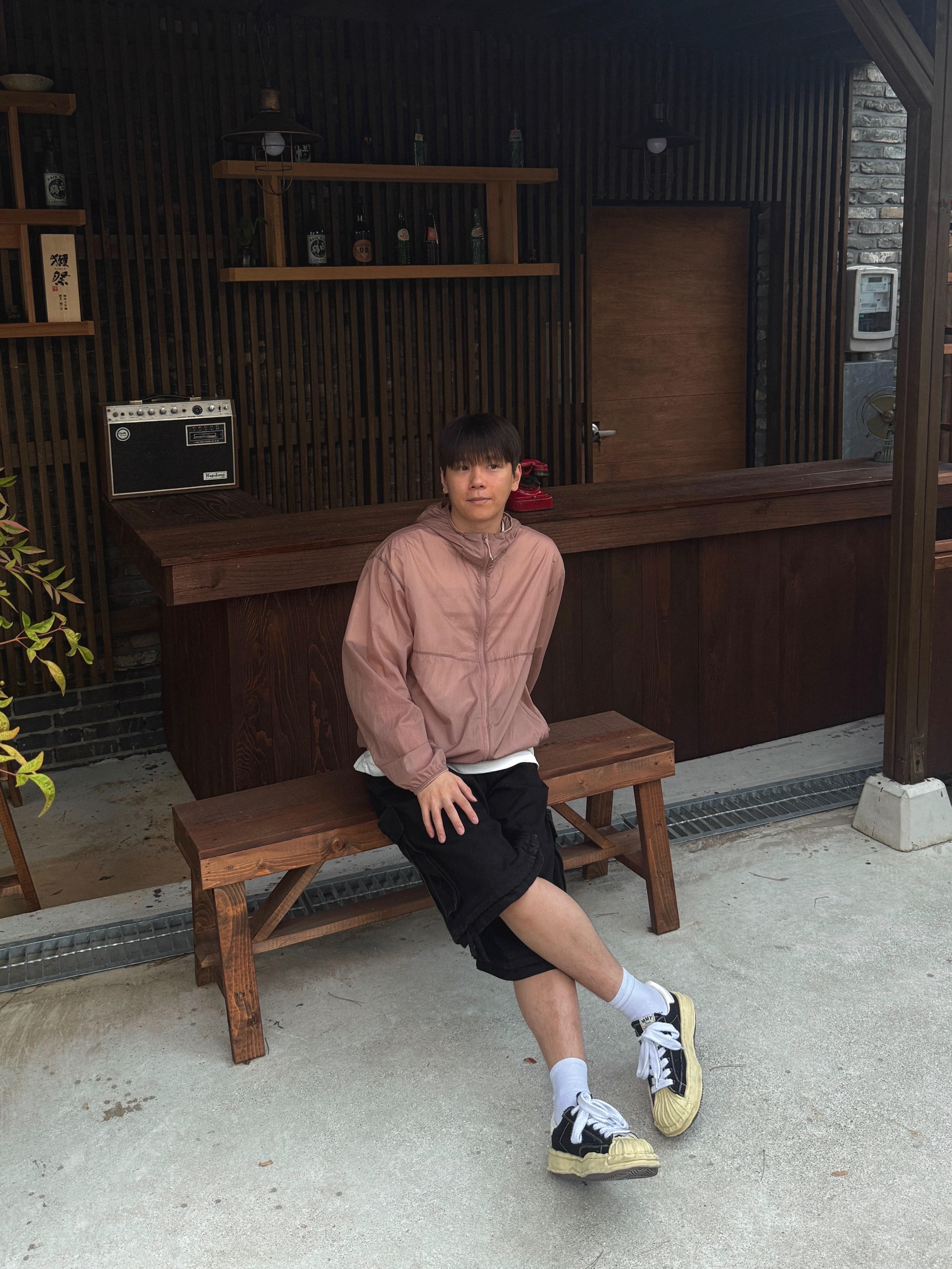 Farfromwhat Far Front Multi Logo T-Shirts White, ETCE Layered Back Cargo Shorts Black 착용 스타일