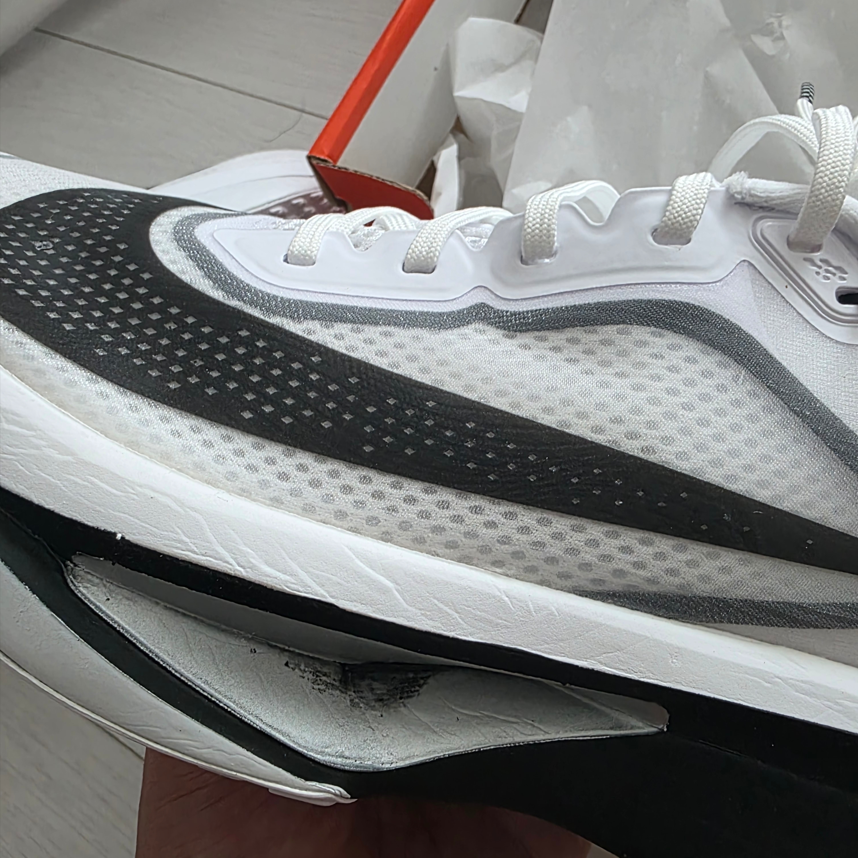 Nike Zoom Fly 6 White Smoke Grey 착용 스타일 - 1