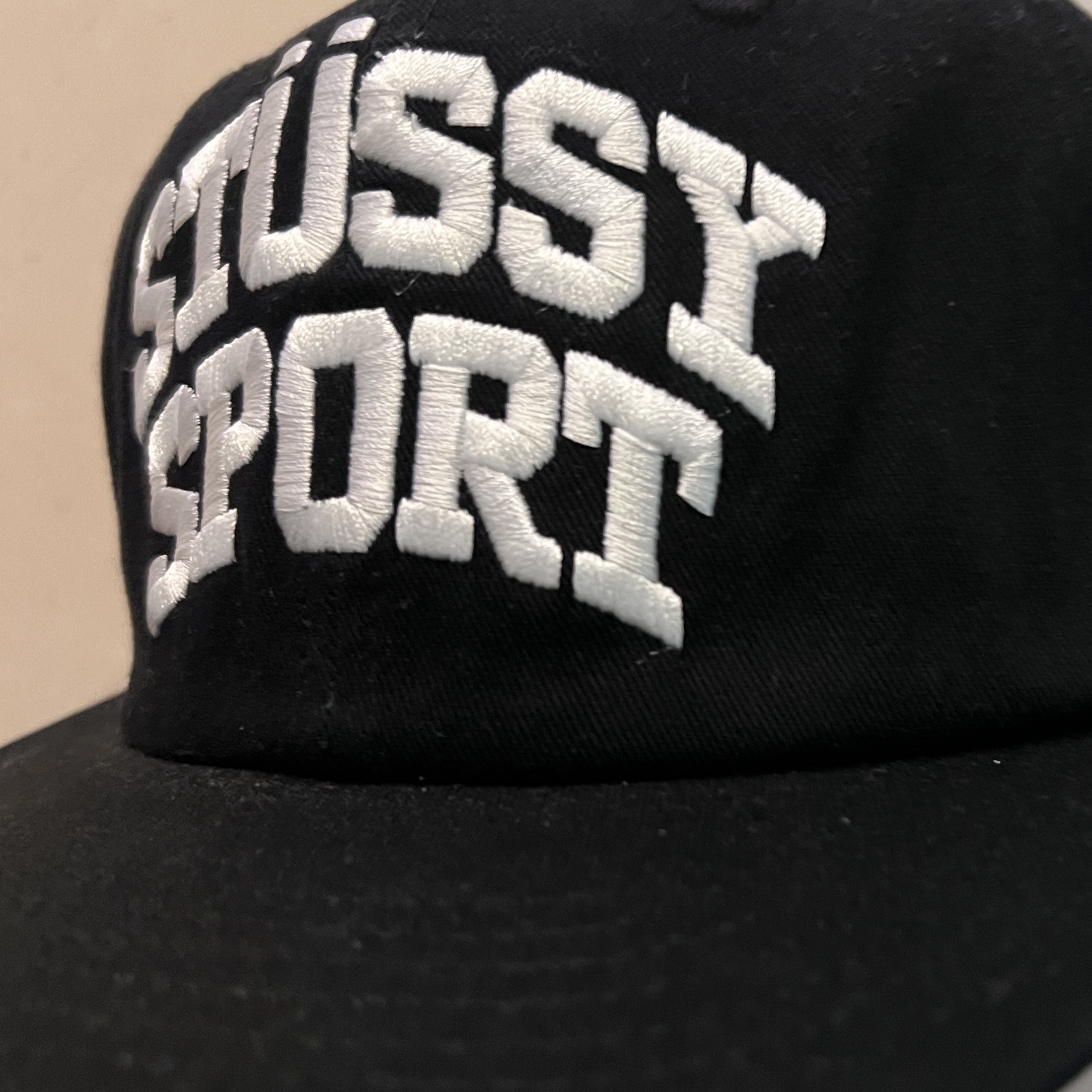 Stussy Mid-Depth Sport Snapback Black 착용 스타일