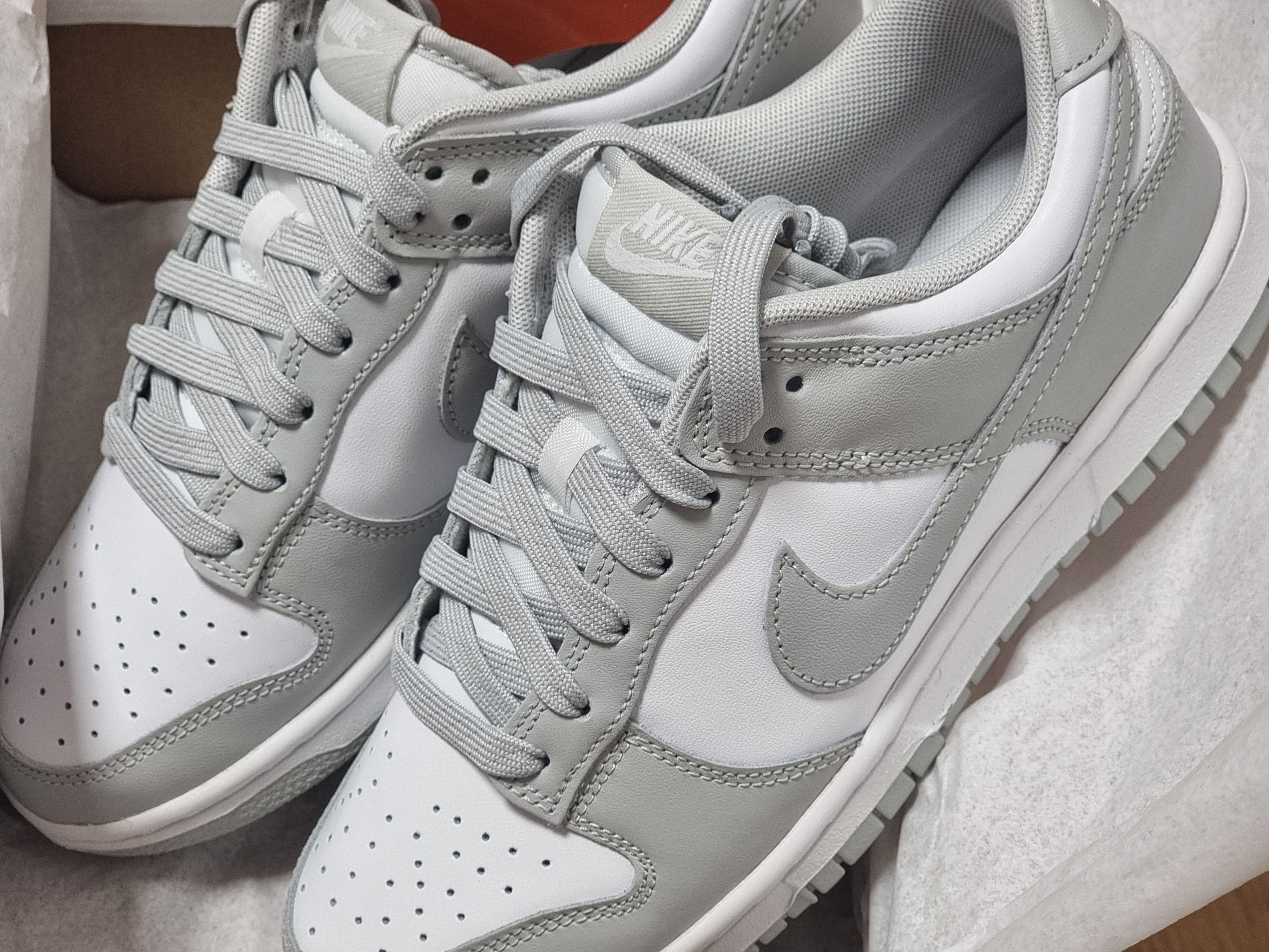 Nike Dunk Low Retro Grey Fog 착용 스타일