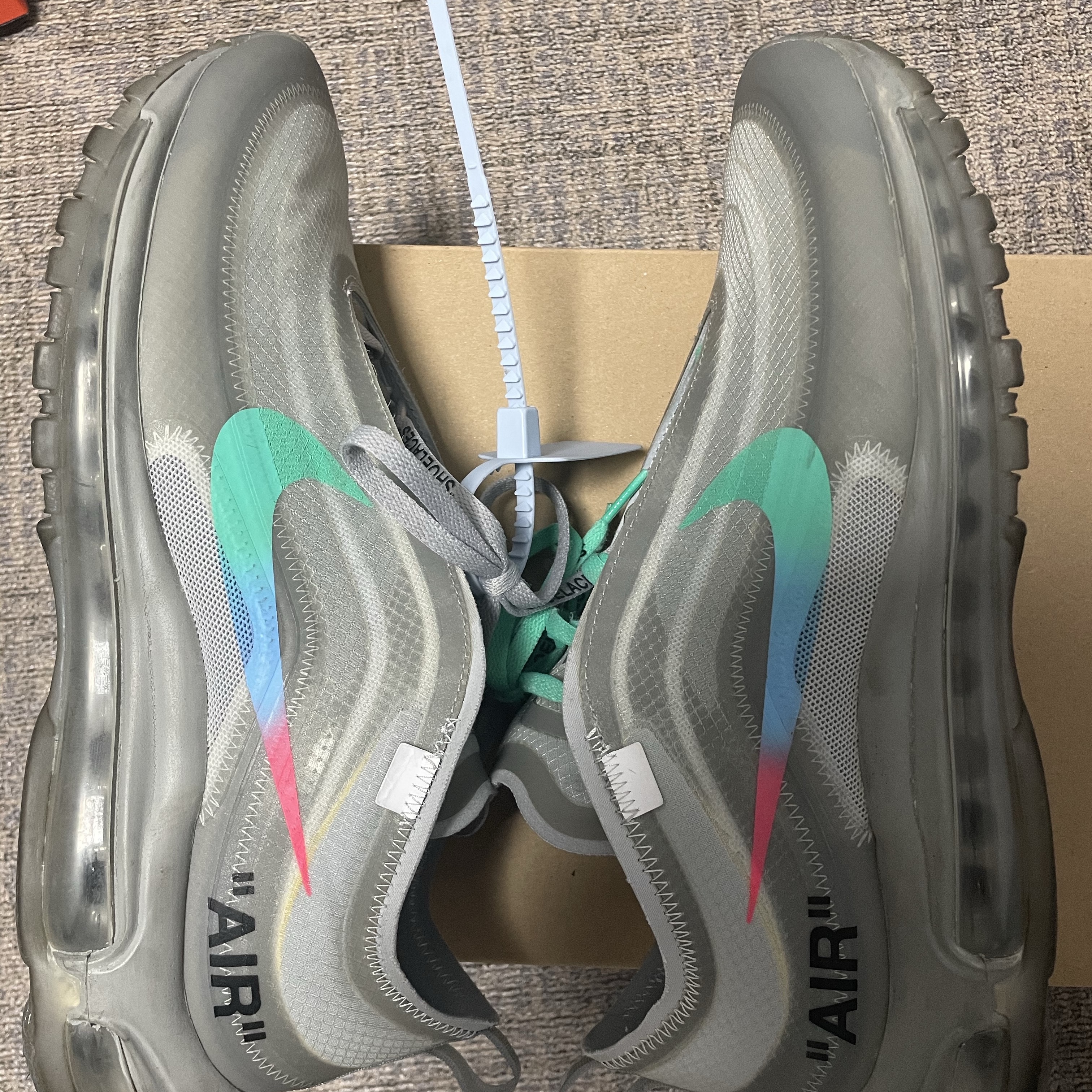 Nike x Off-White Air Max 97 Menta 착용 스타일