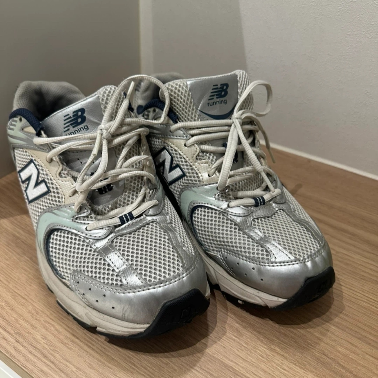 New Balance 530 Steel Grey 착용 스타일