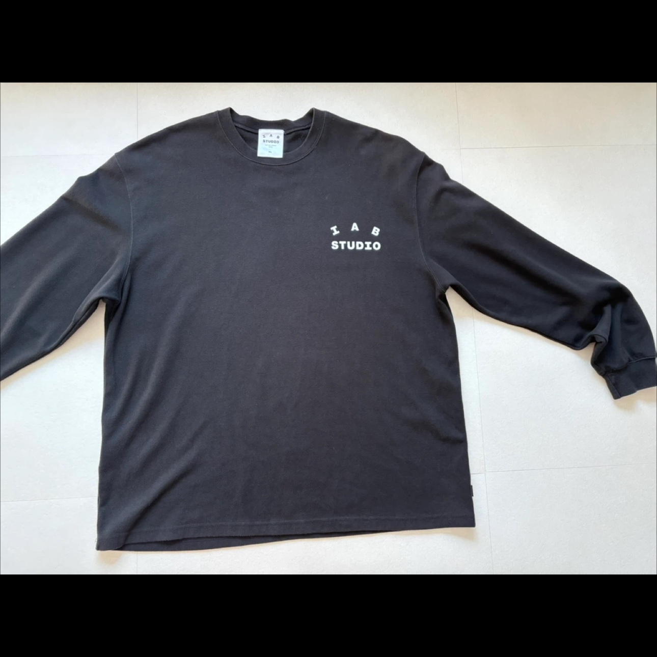 IAB Studio Long Sleeve Black - 23FW 착용 스타일