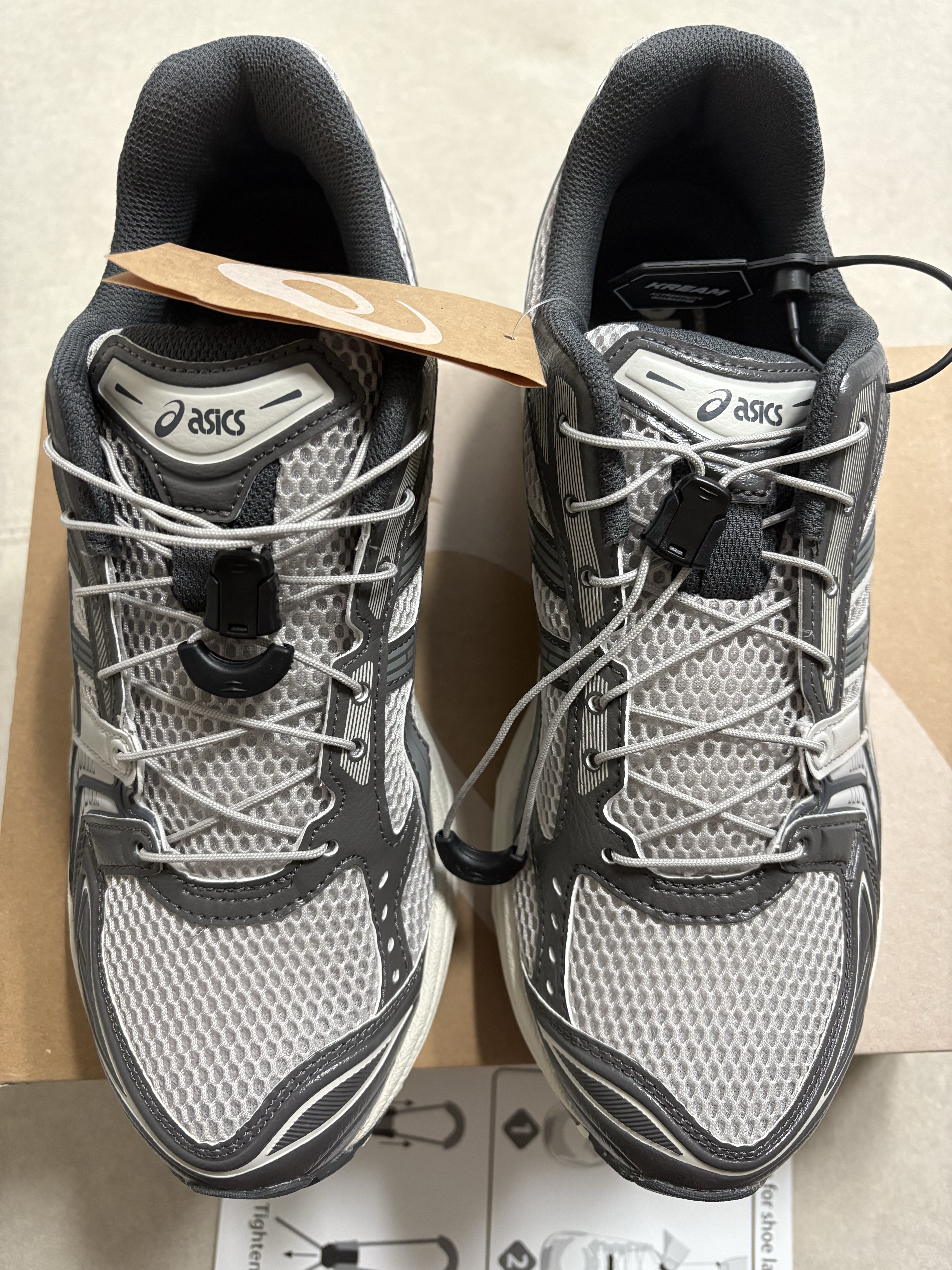 Asics Unlimited Gel-Kayano 14 Oyster Grey Clay Grey 착용 스타일