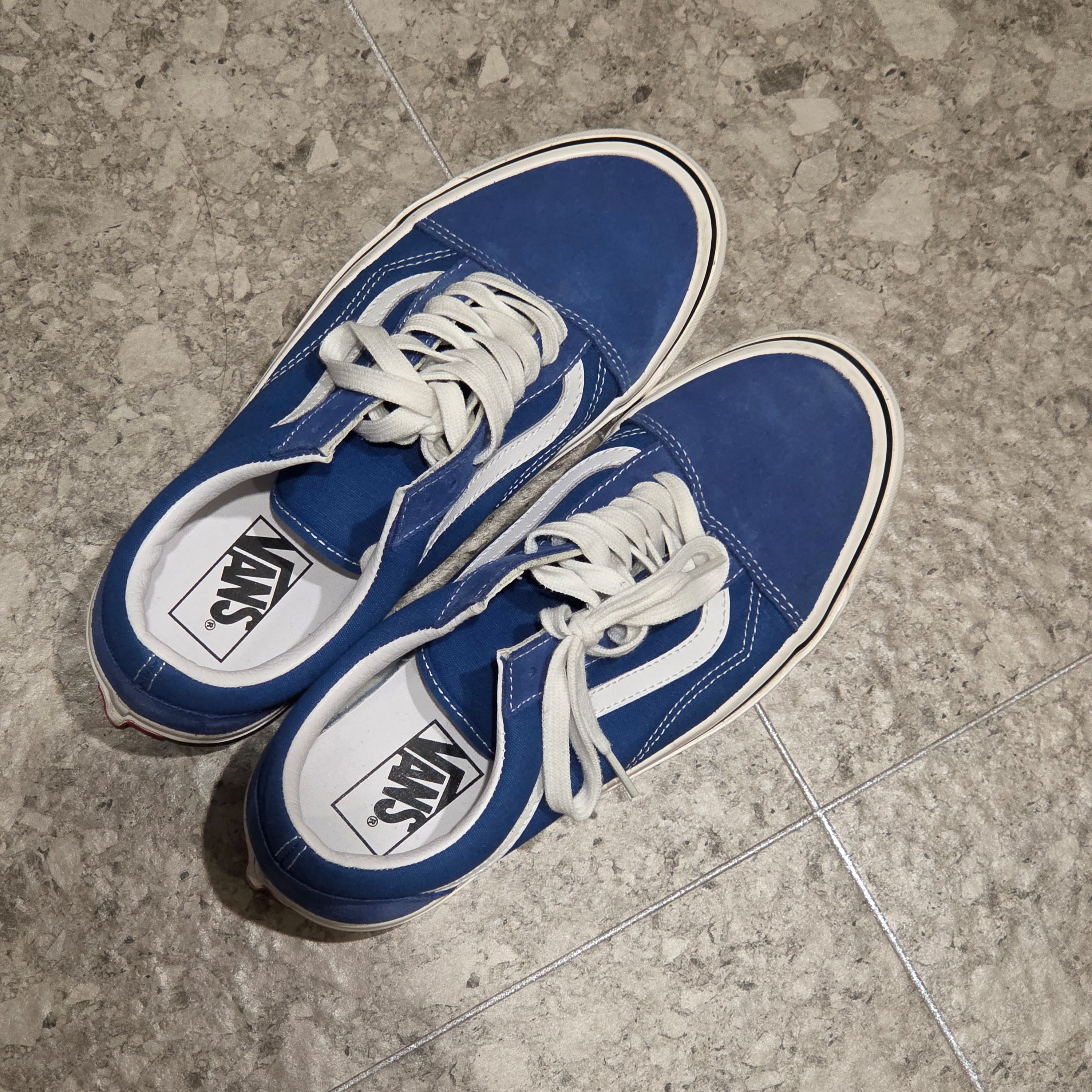 Vans Old Skool Suede True Blue 착용 스타일