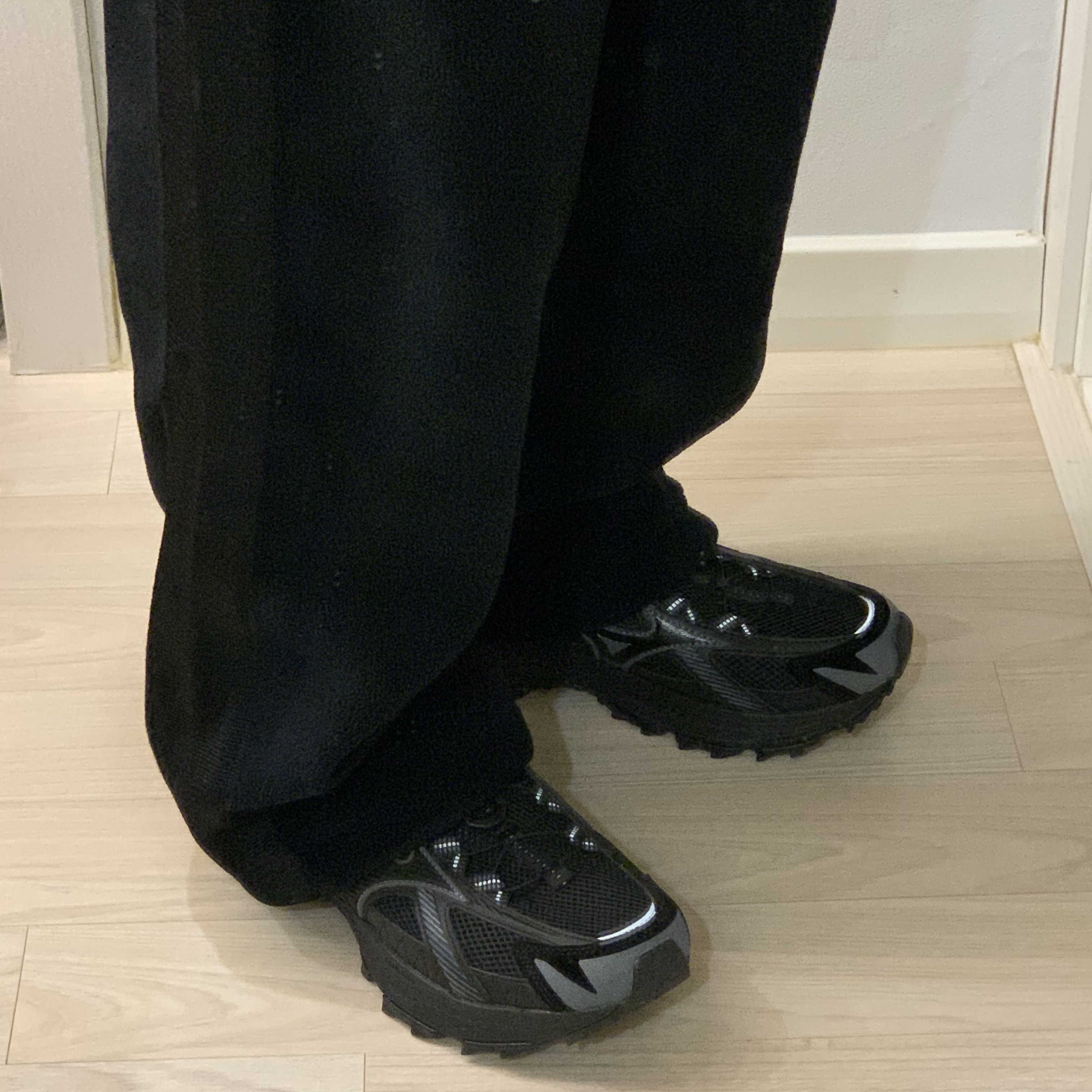 Mizuno Racer Trail SE Black 착용 스타일