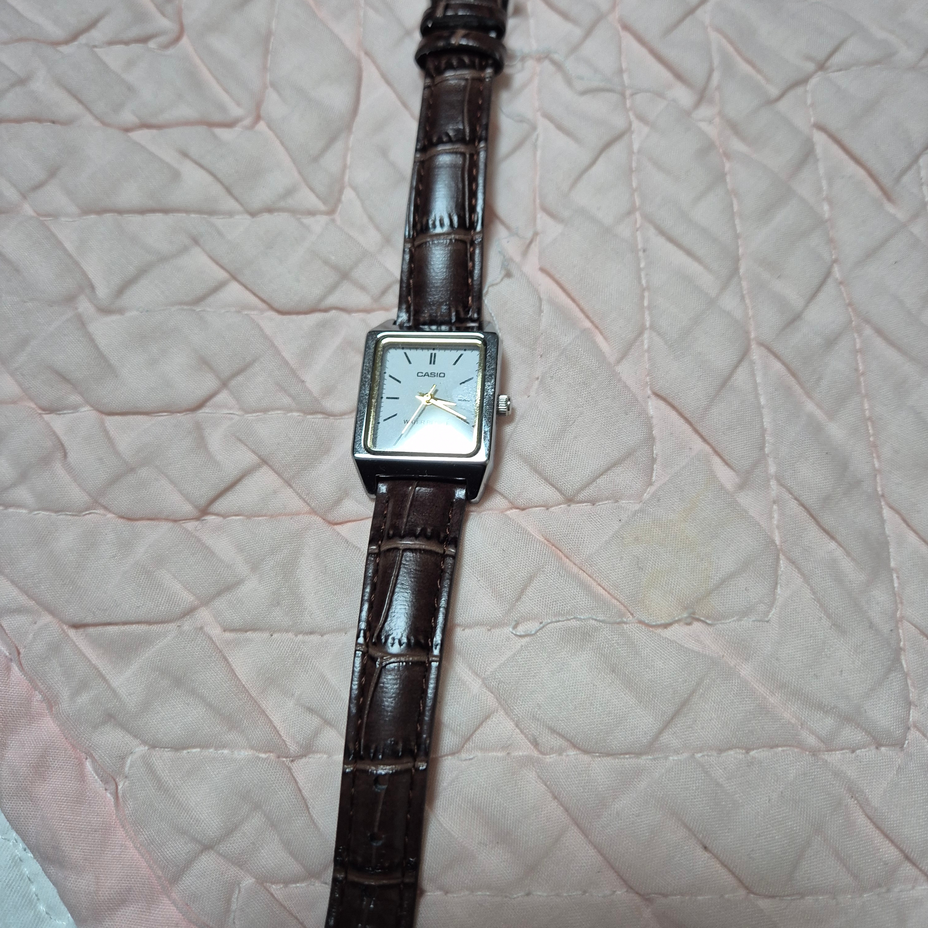 Casio LTP-V007L-7B2 착용 스타일