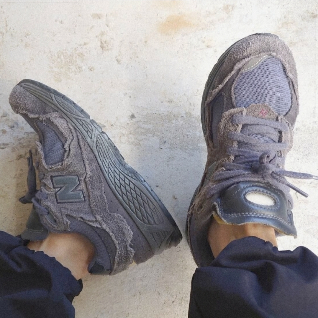 New Balance 2002R Protection Pack Phantom 착용 스타일