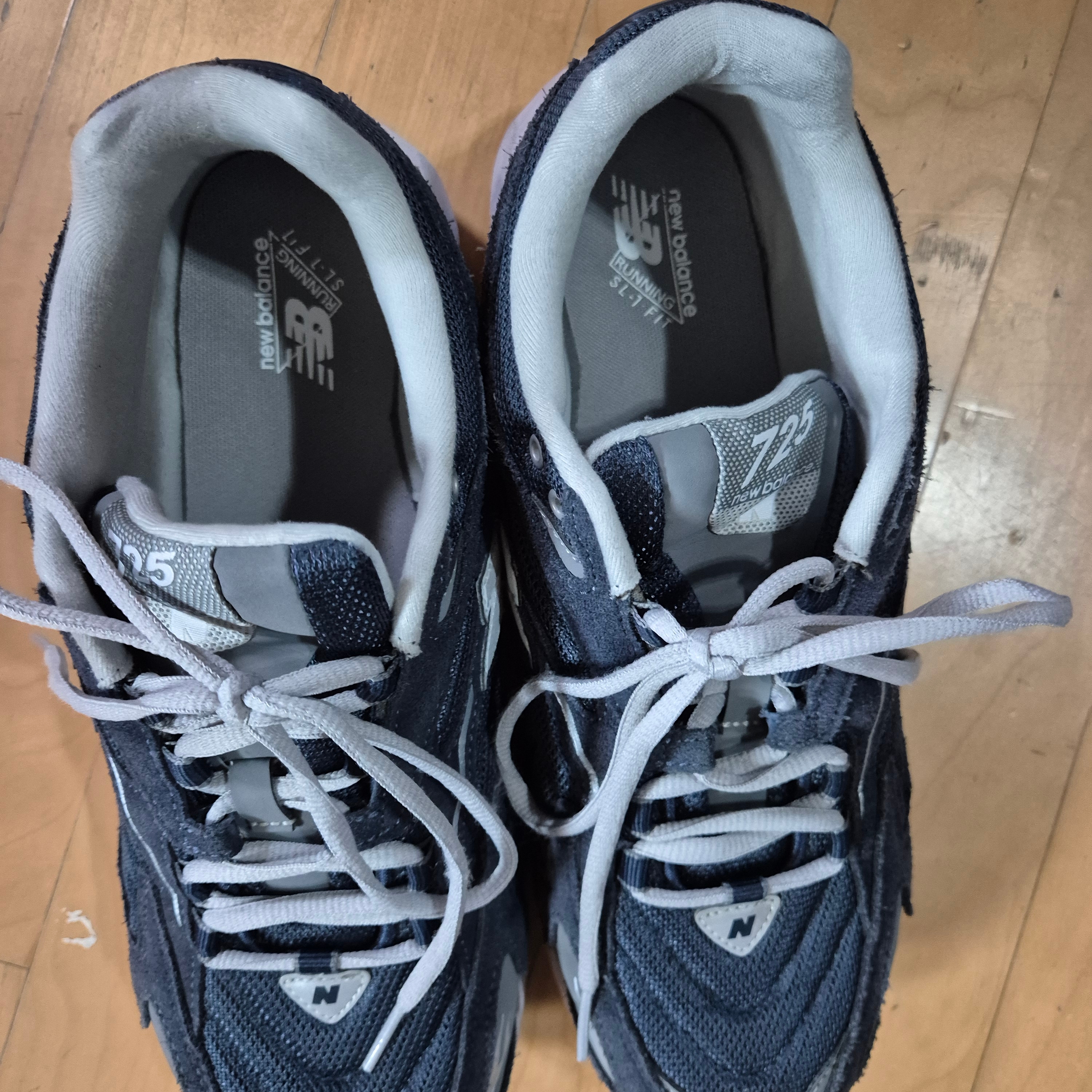 New Balance 725 Navy 착용 스타일