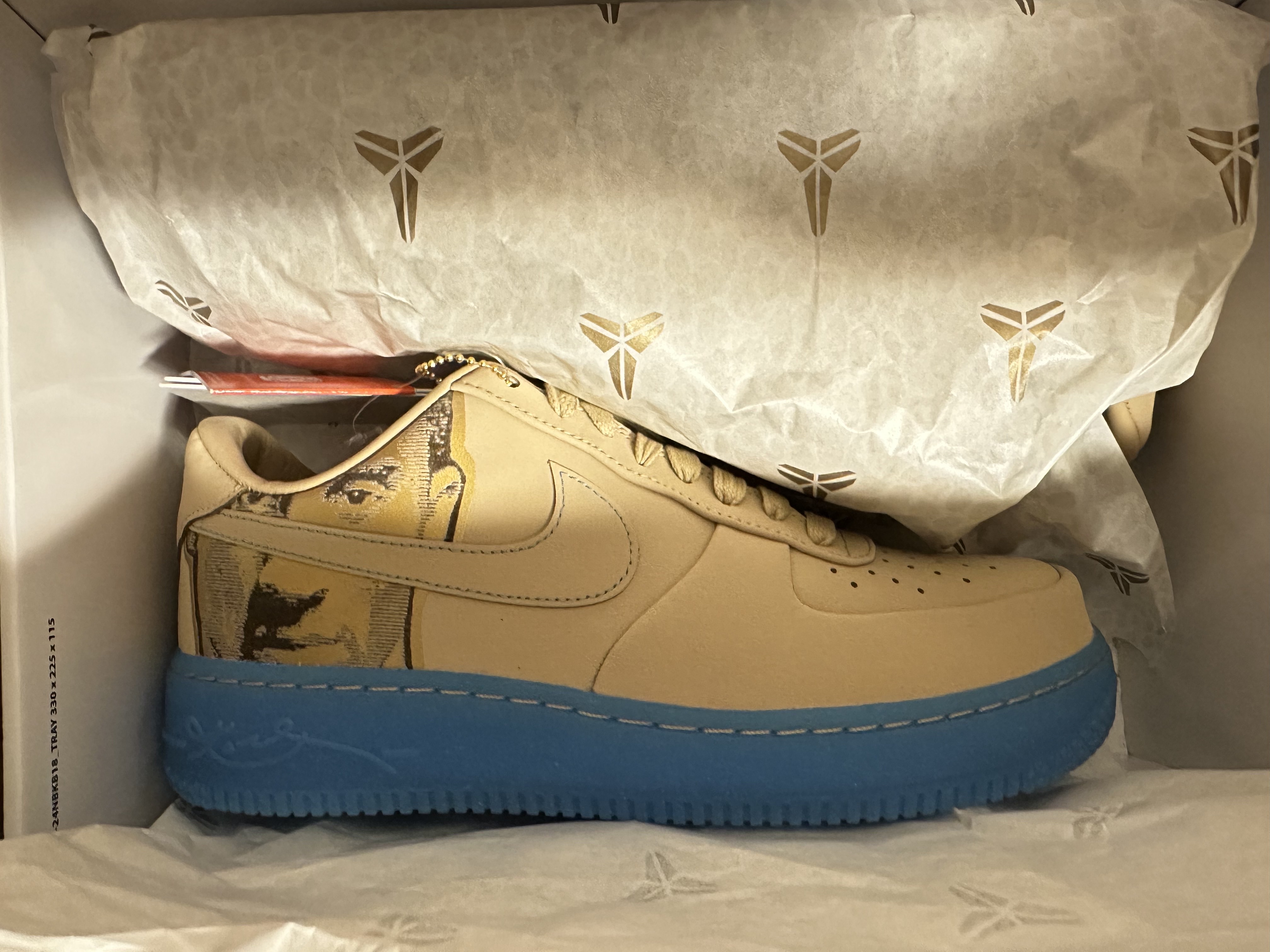 Nike x Kobe Bryant Air Force 1 Low Protro Linen and University Blue 착용 스타일