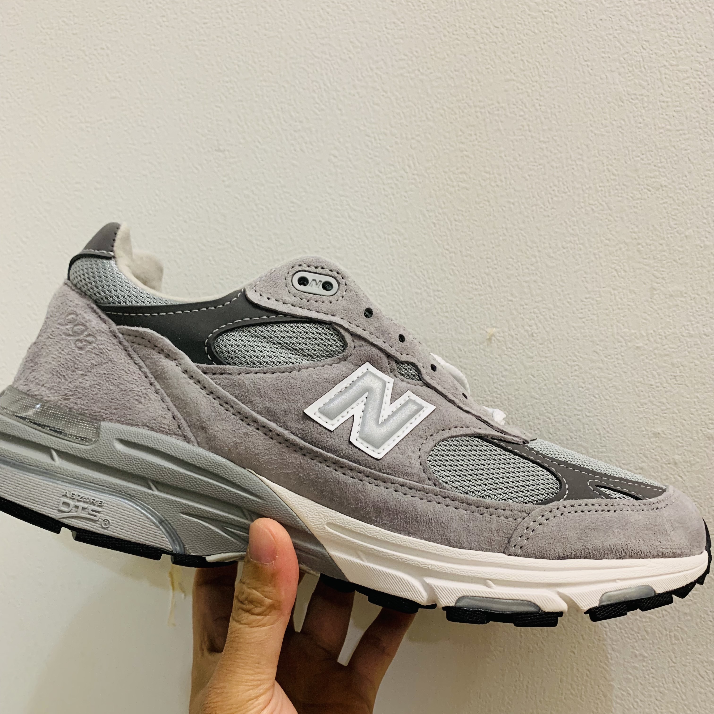 New Balance 993 Made in USA Grey - D Standard 착용 스타일