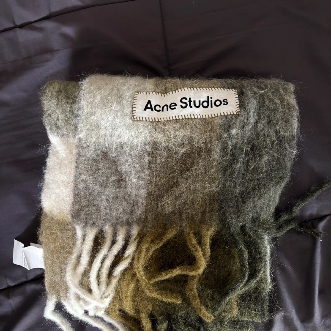 Acne Studios Mohair Check Muffler Taupe Green Black 착용 스타일