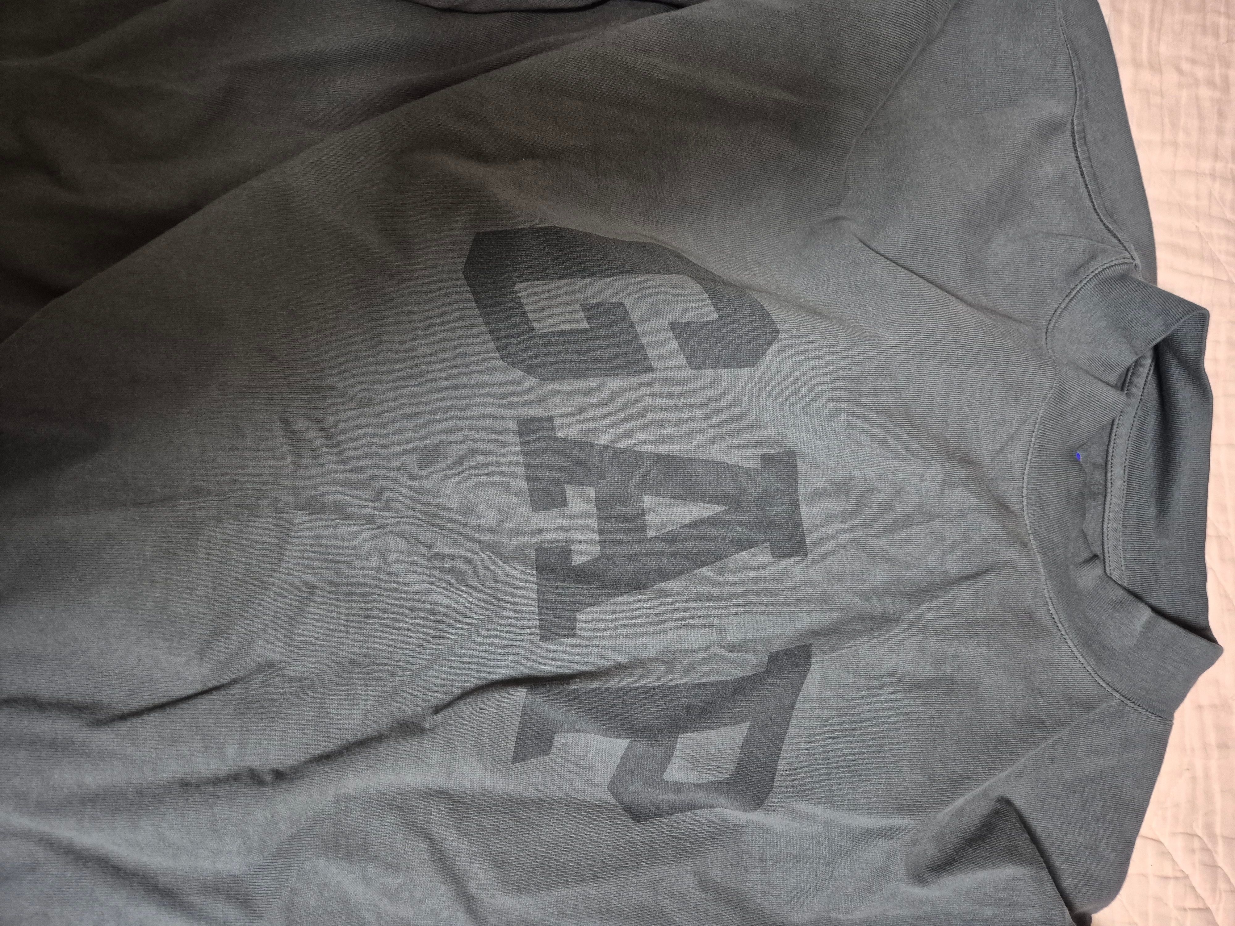 Yeezy Gap Engineered By Balenciaga Dove 3/4 Sleeve T-Shirt Dark Green 착용 스타일