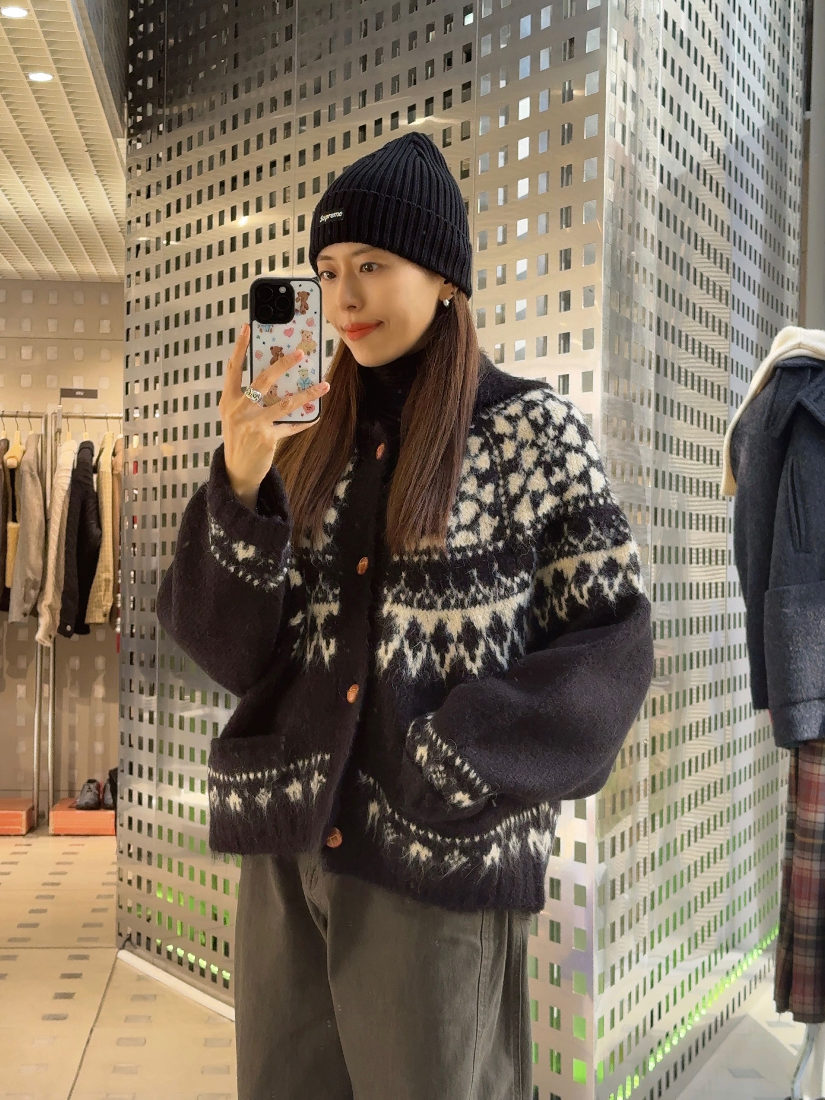 Supreme Overdyed Beanie Black, Adidas Spezial Handball Core Black 착용 스타일 - 1