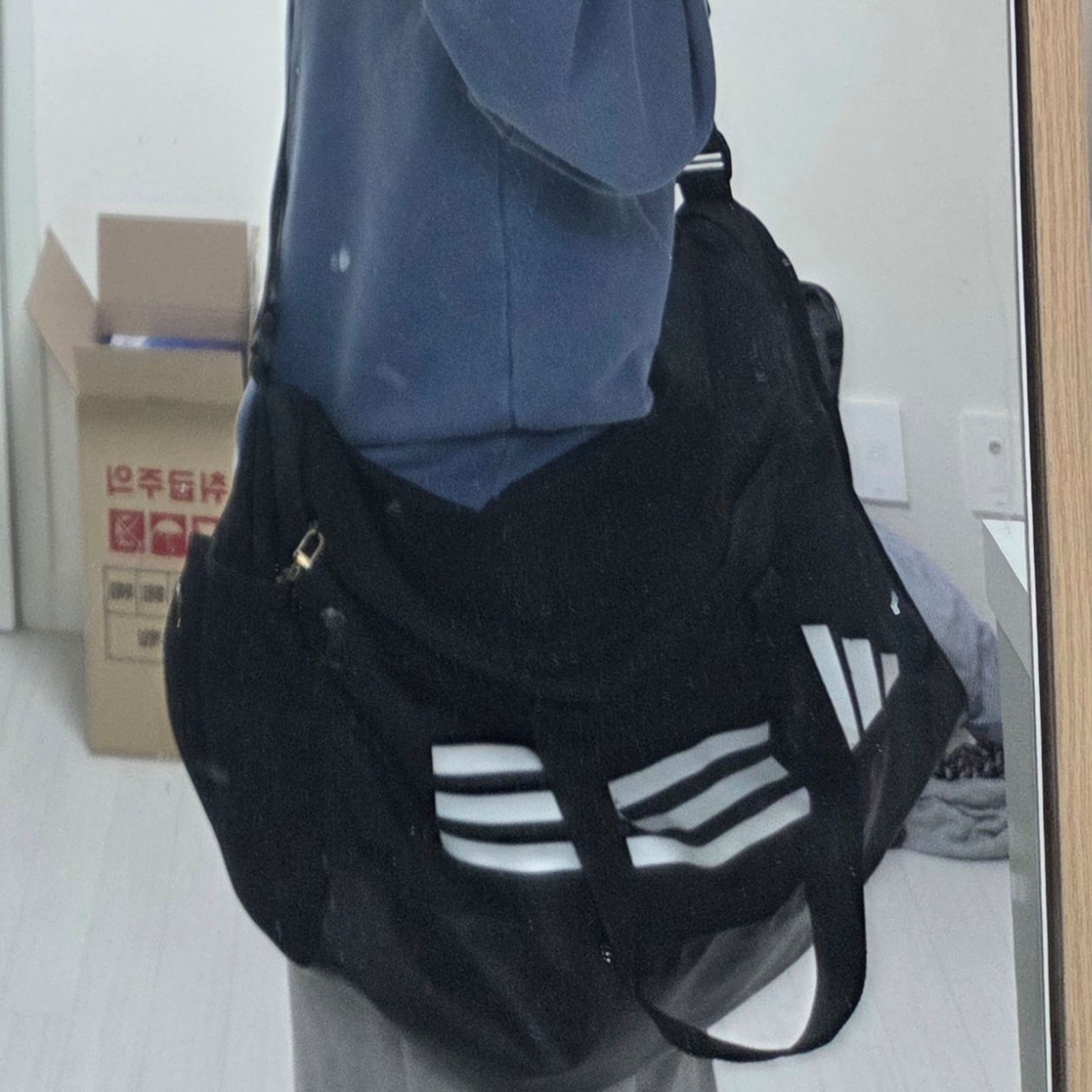 Adidas Essentials Training Duffle Bag M Black 착용 스타일