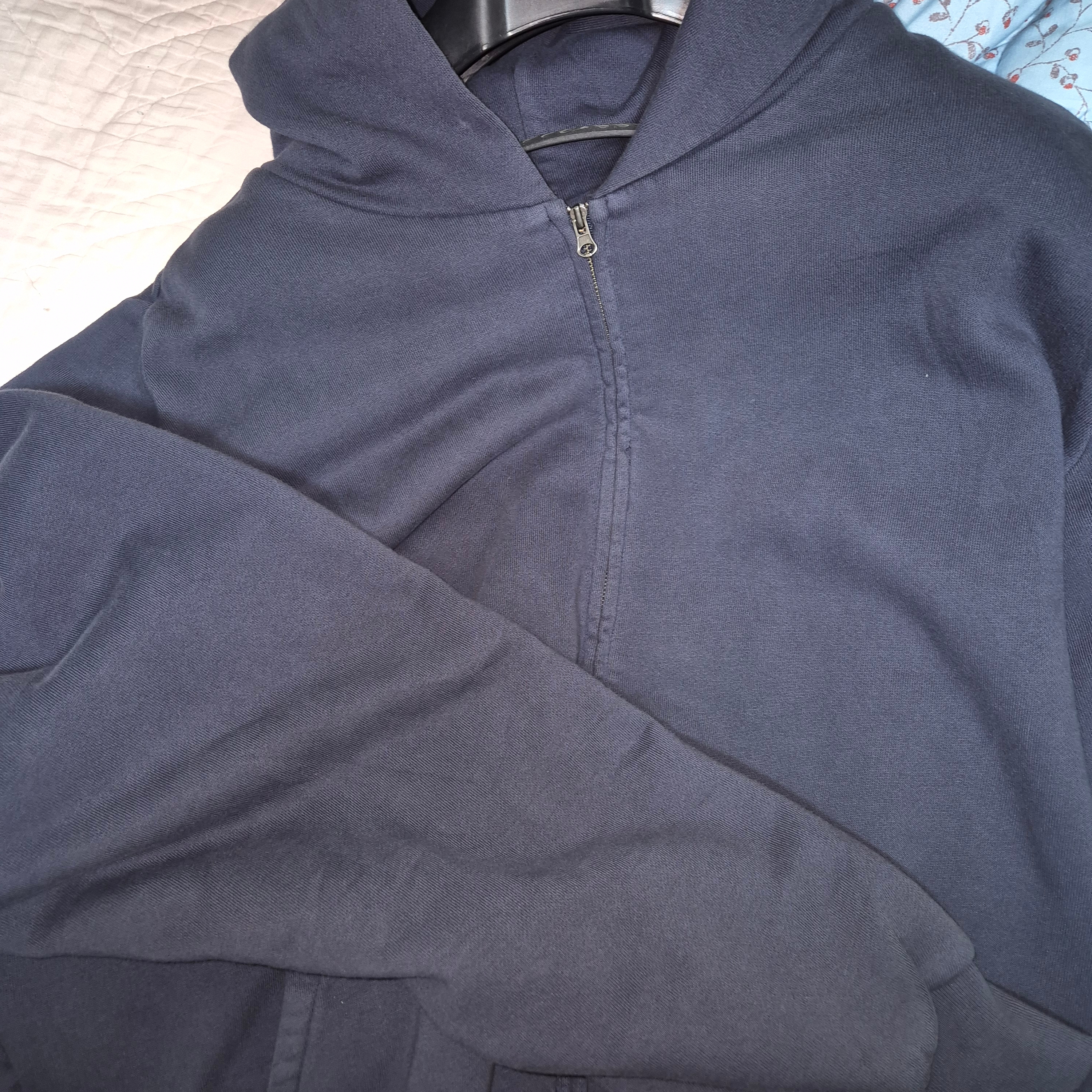 Yeezy YZY Zip-Up Hoodie Navy 착용 스타일