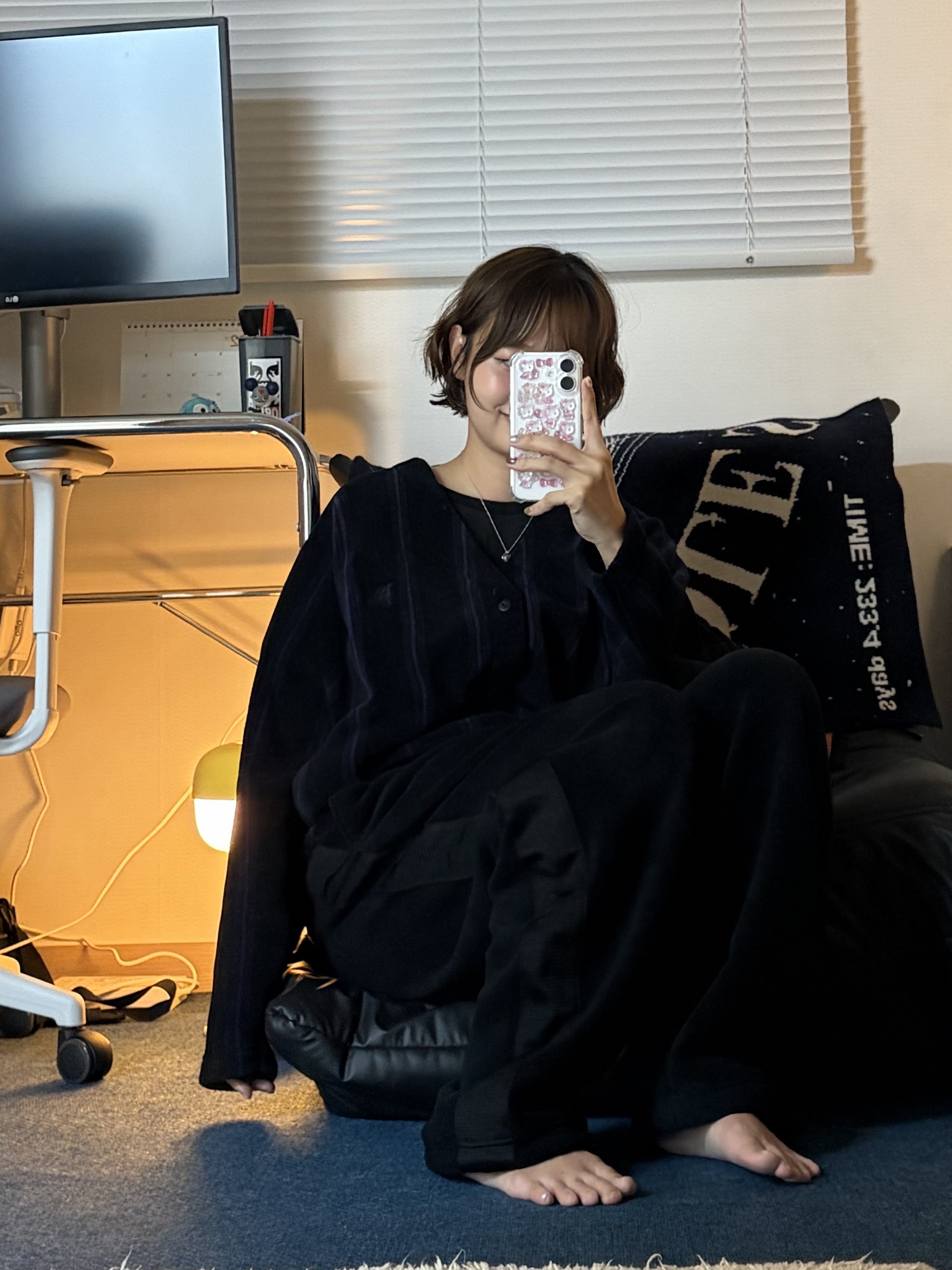 Uniqlo x Needles Fleece Oversized Cardigan Black - KR, Uniqlo x Needles Fleece Wide Pants Black - KR 착용 스타일 - 2