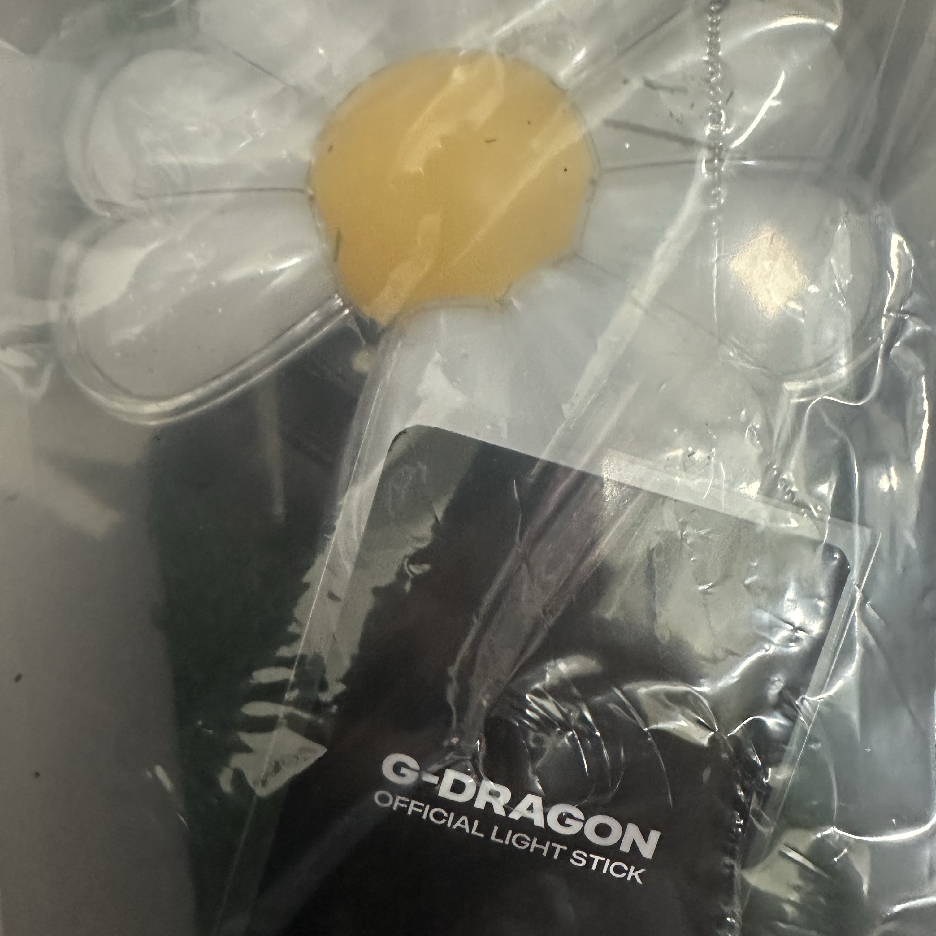 G-DRAGON Ubermensch Official Light Stick 착용 스타일
