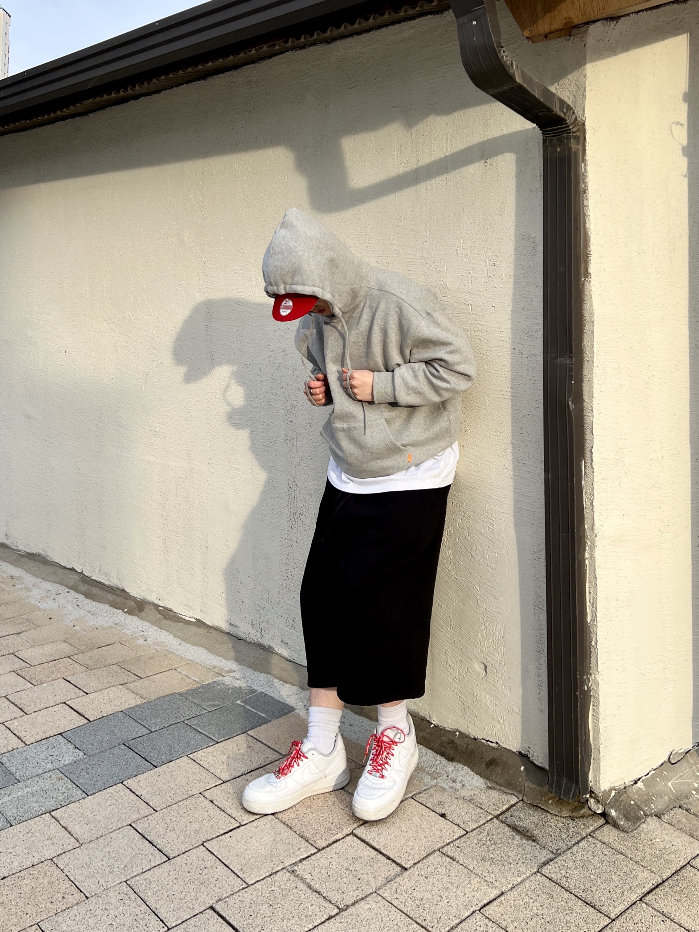Nike x Supreme Air Force 1 Low White, Stussy Mid-Depth Big Stock Snapback Chocolate 착용 스타일 - 6