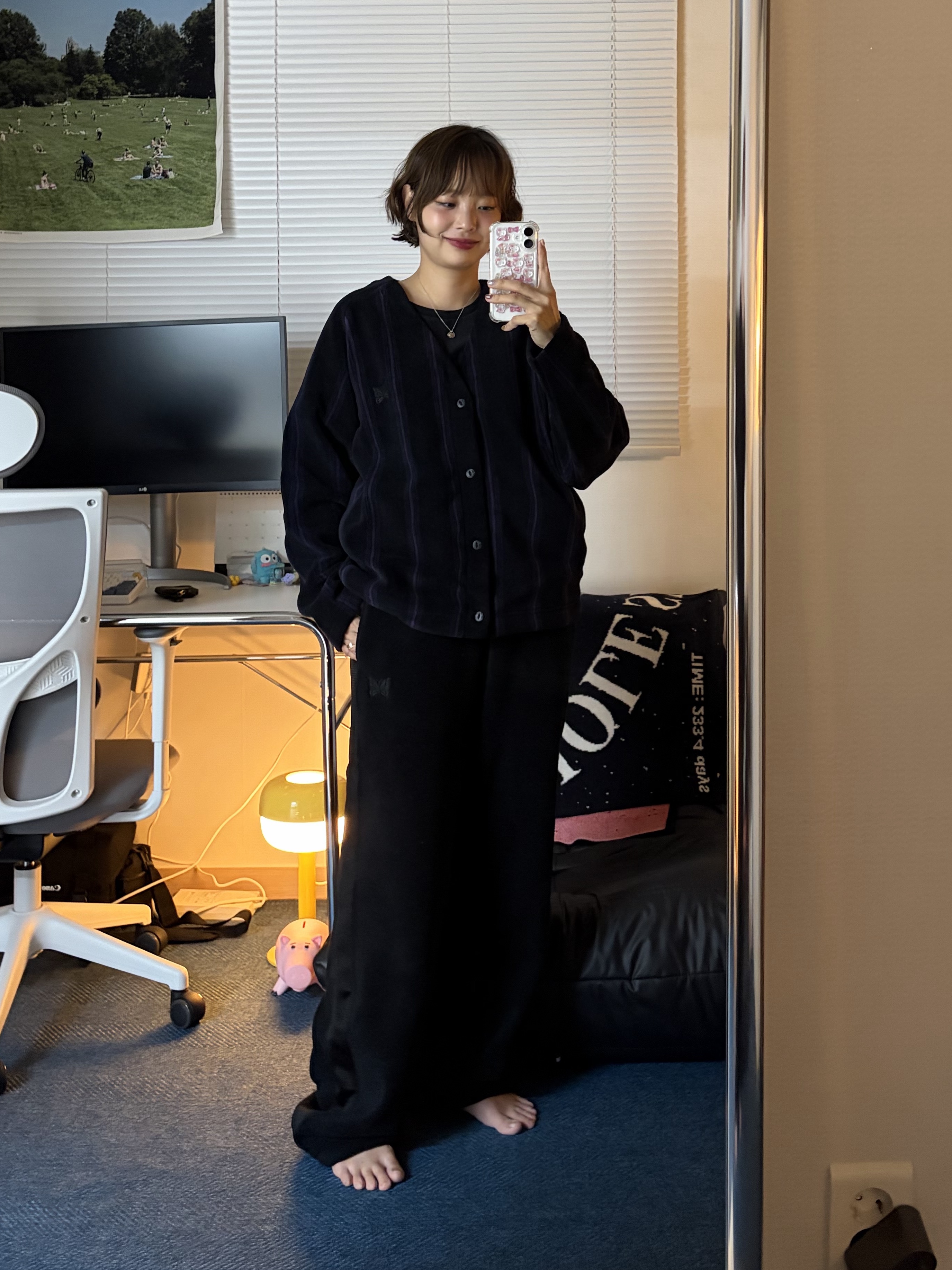 Uniqlo x Needles Fleece Oversized Cardigan Black - KR, Uniqlo x Needles Fleece Wide Pants Black - KR 착용 스타일 - 1