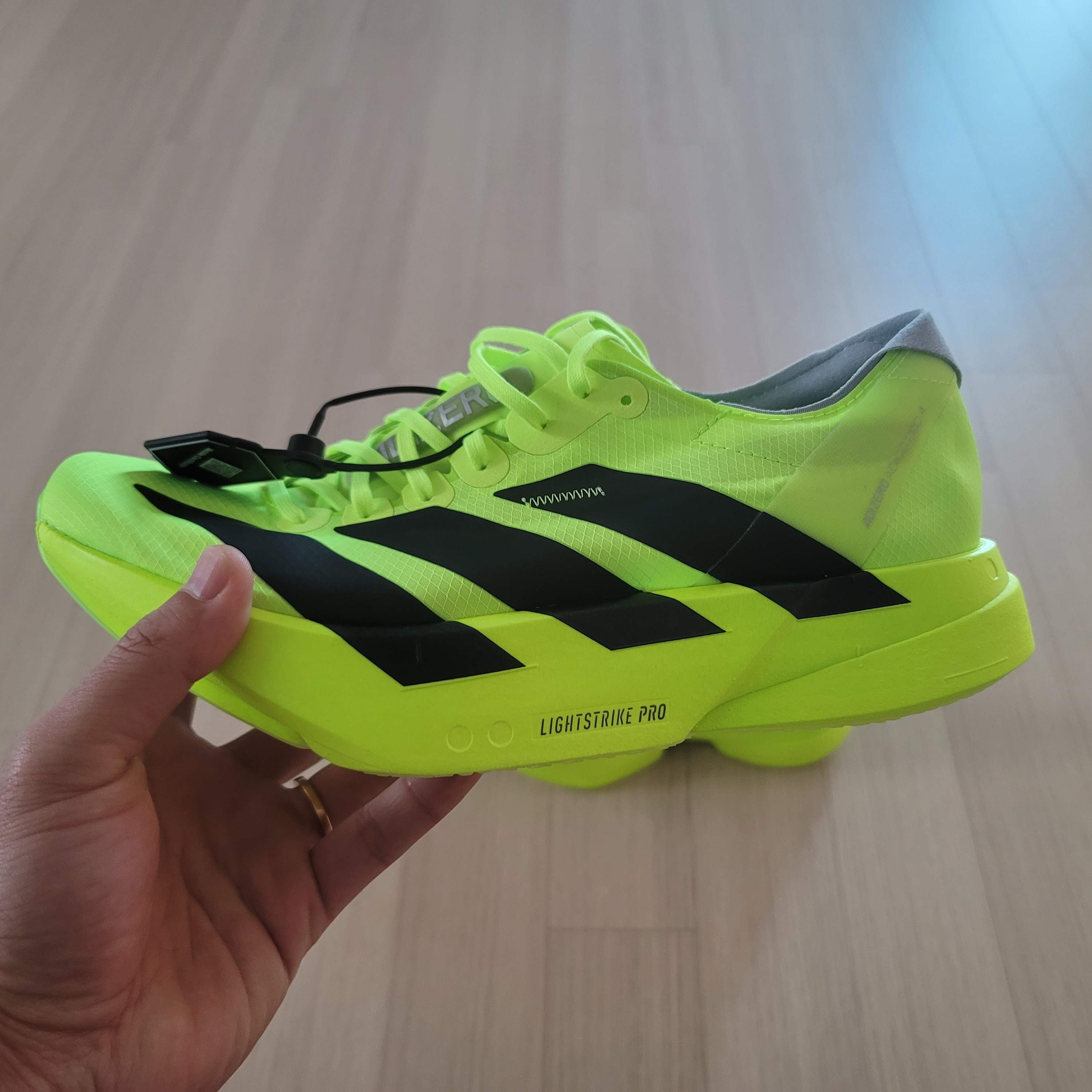 Adidas Adizero Adios Pro 4 Lucid Lemon Core Black 착용 스타일 - 1