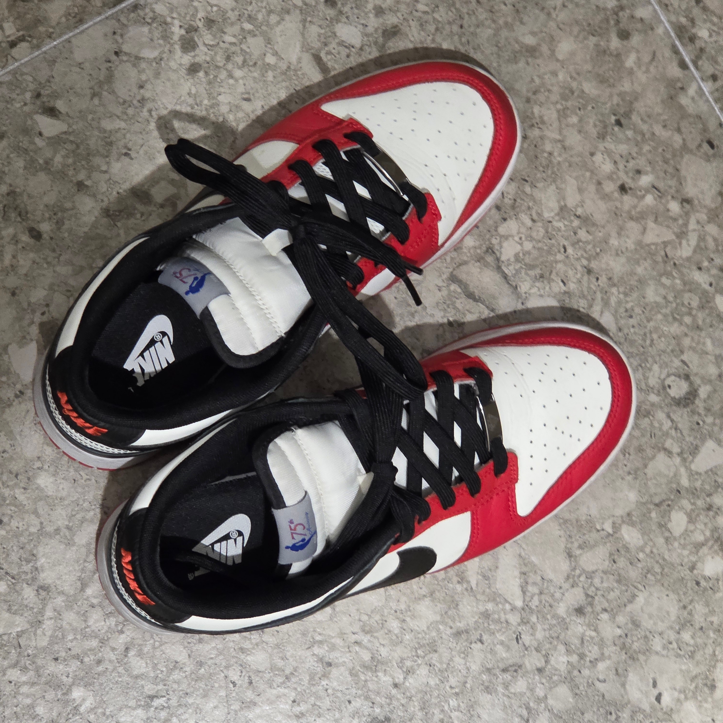 Nike x NBA Dunk Low Retro EMB Black and Chile Red 착용 스타일