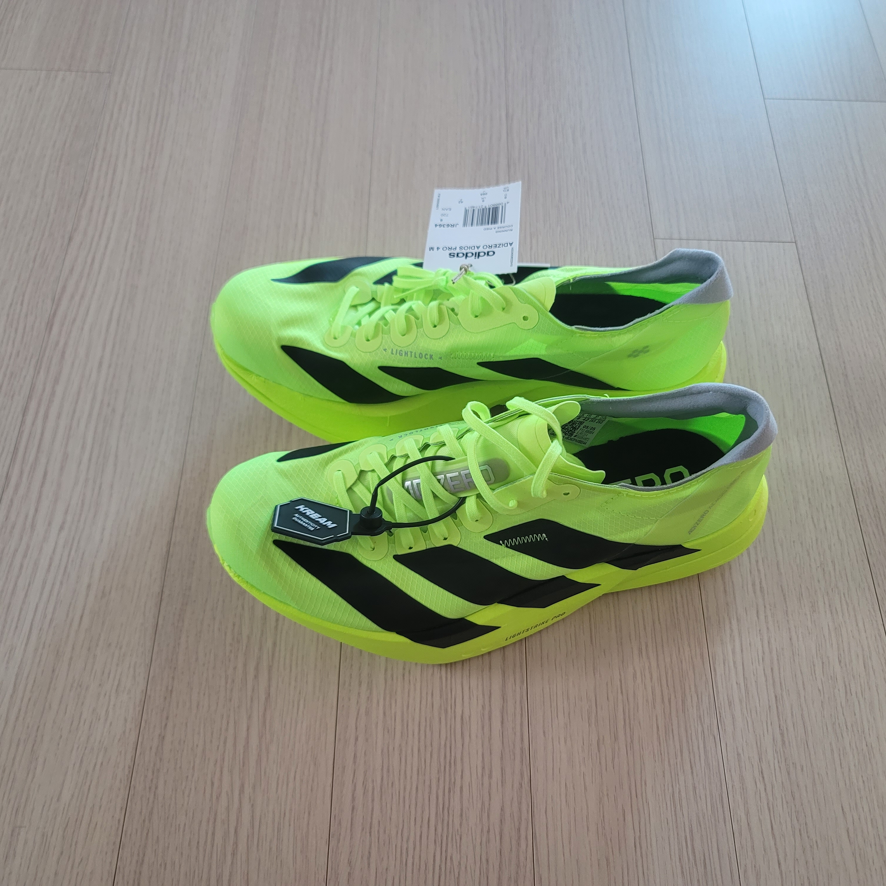 Adidas Adizero Adios Pro 4 Lucid Lemon Core Black 착용 스타일 - 2
