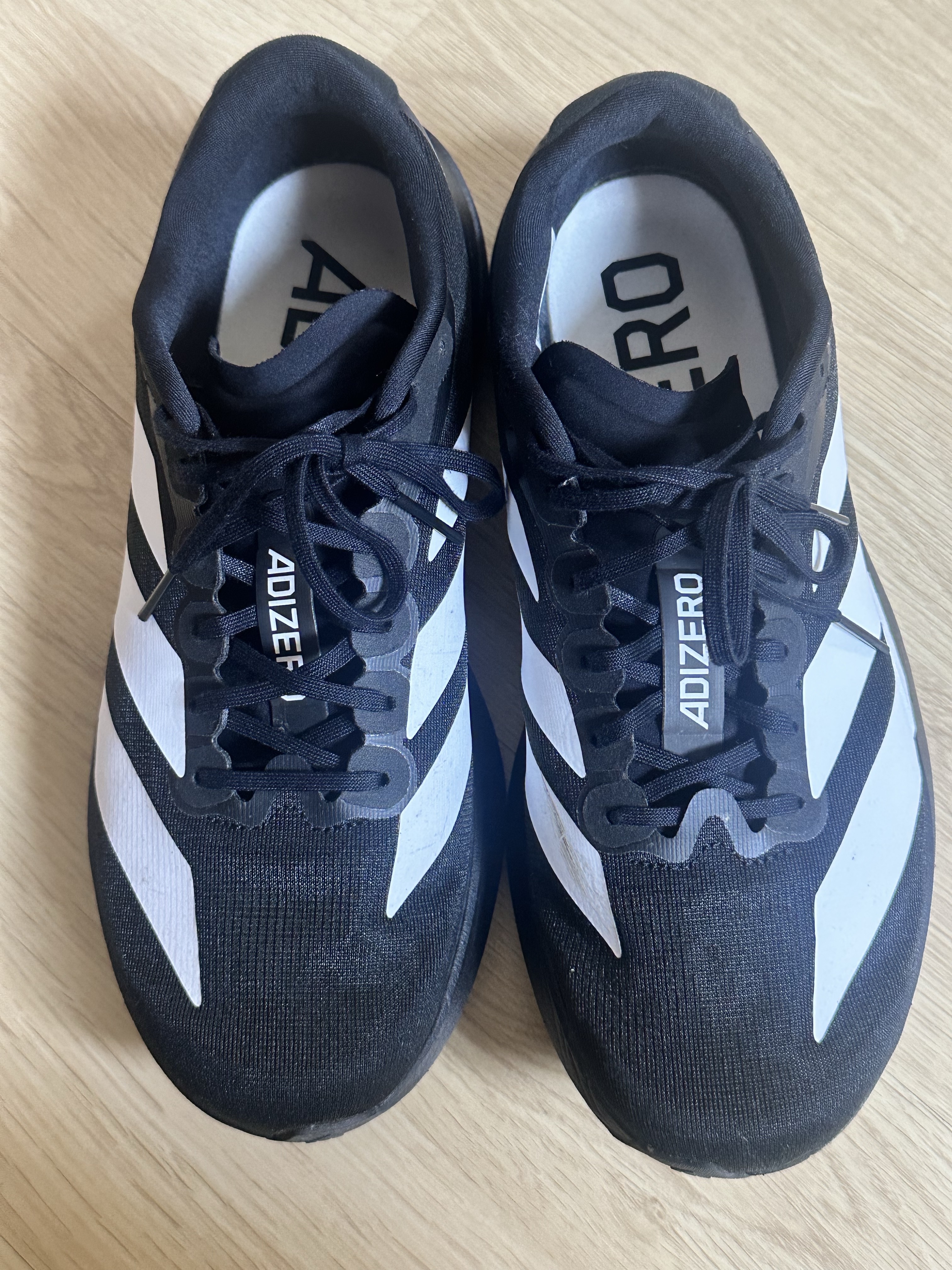 Adidas Adizero EVO SL Core Black Cloud White 착용 스타일