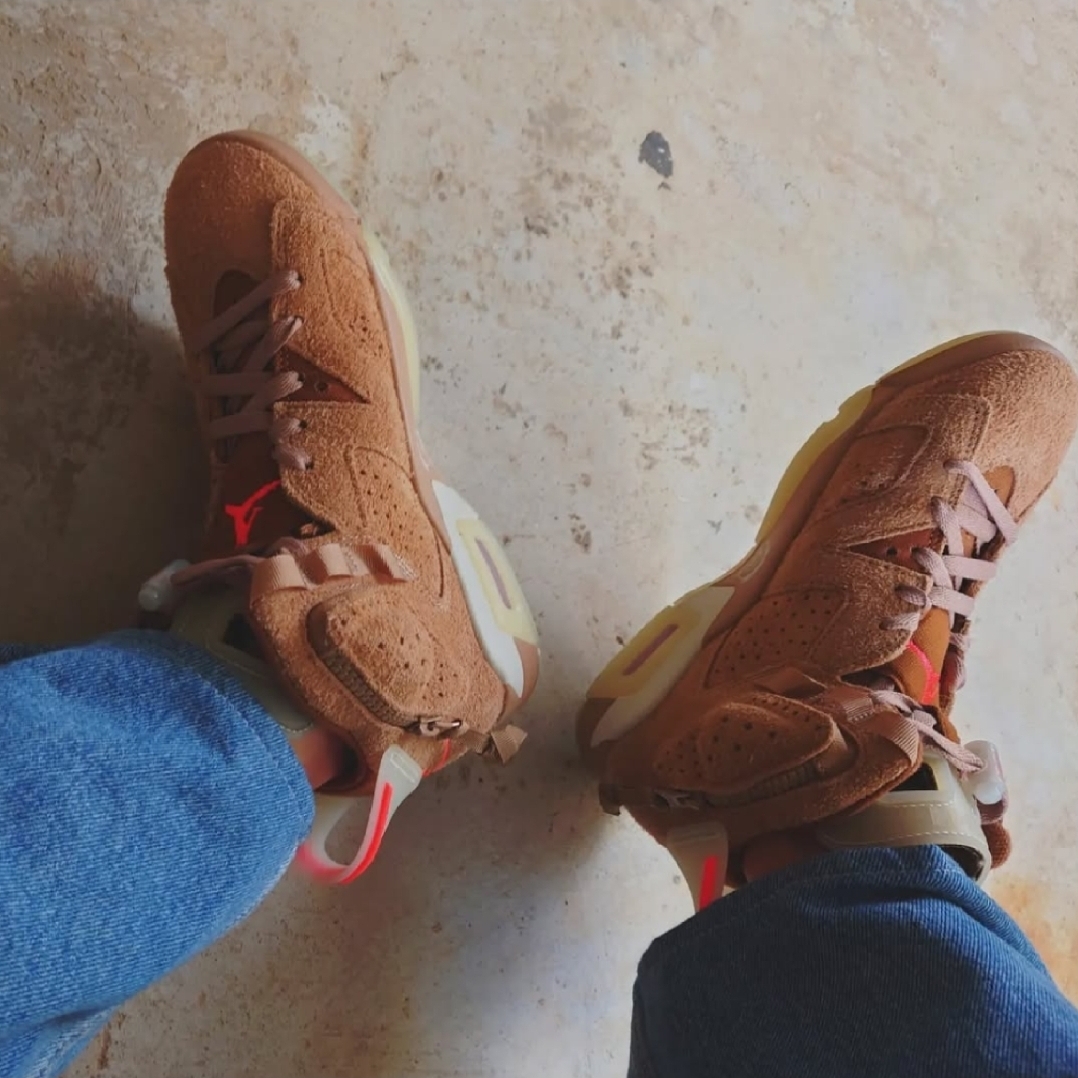 Jordan 6 x Travis Scott Retro SP British Khaki 착용 스타일